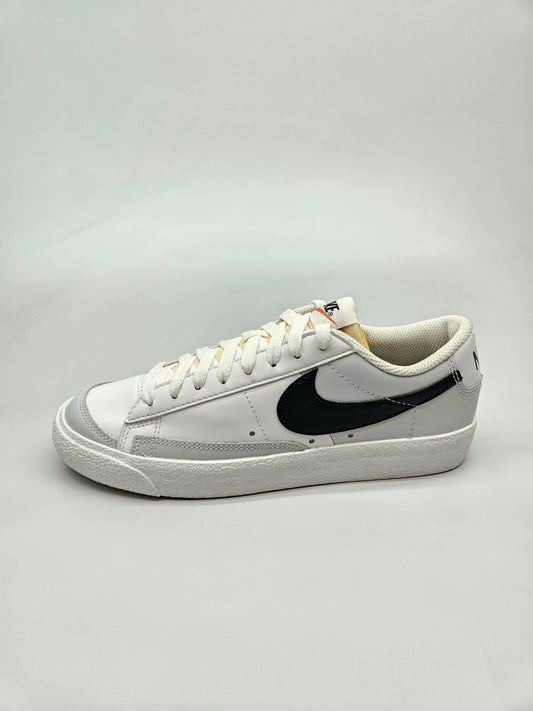 NIKE NOVI ORIGINAL PATIKI BR 38.5