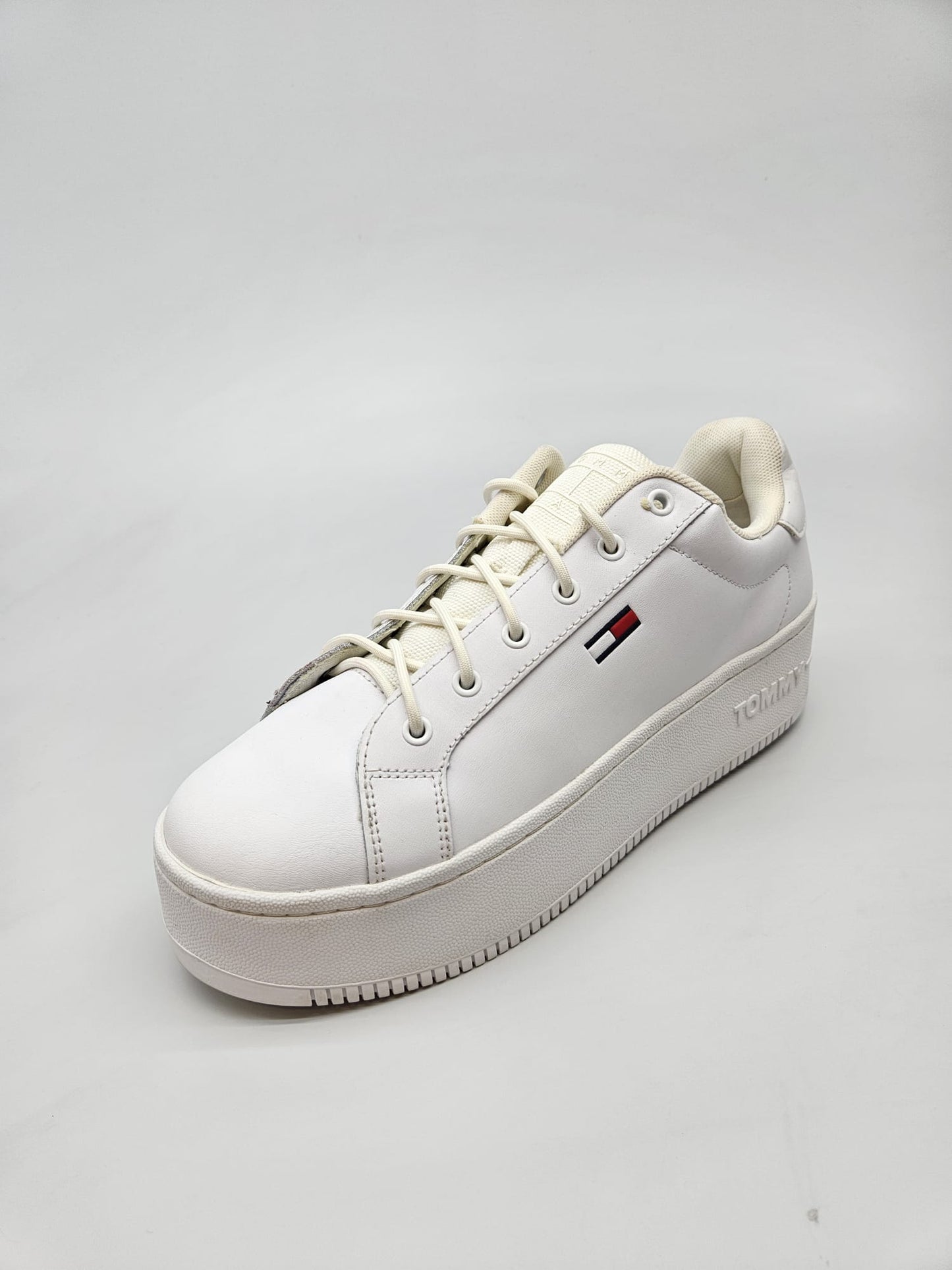TOMMY HILFIGER NOVI ORIGINAL PATIKI BR 40
