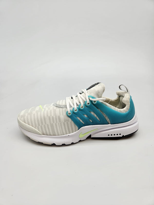 NIKE NOVI ORIGINAL PATIKI BR 37.5