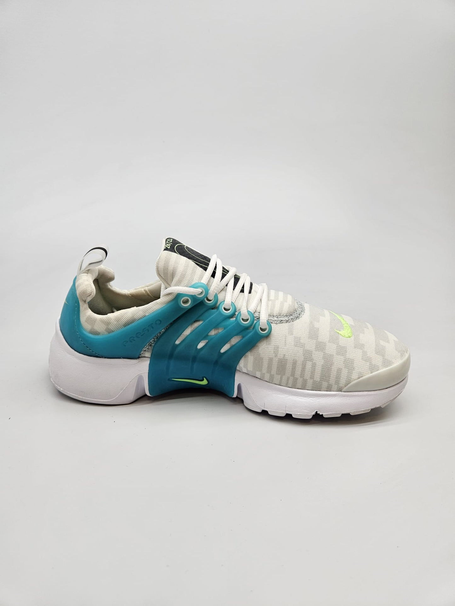 NIKE NOVI ORIGINAL PATIKI BR 37.5