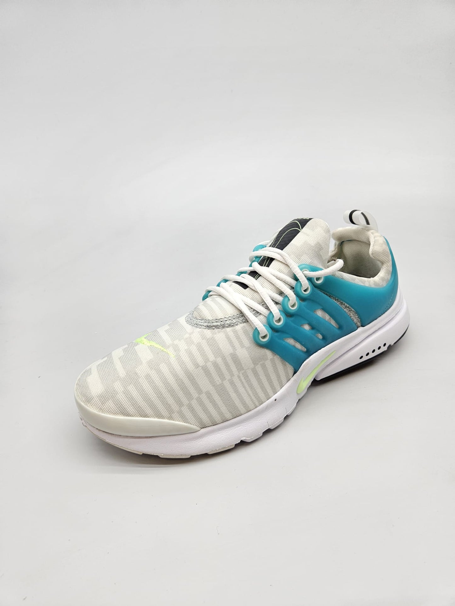 NIKE NOVI ORIGINAL PATIKI BR 37.5