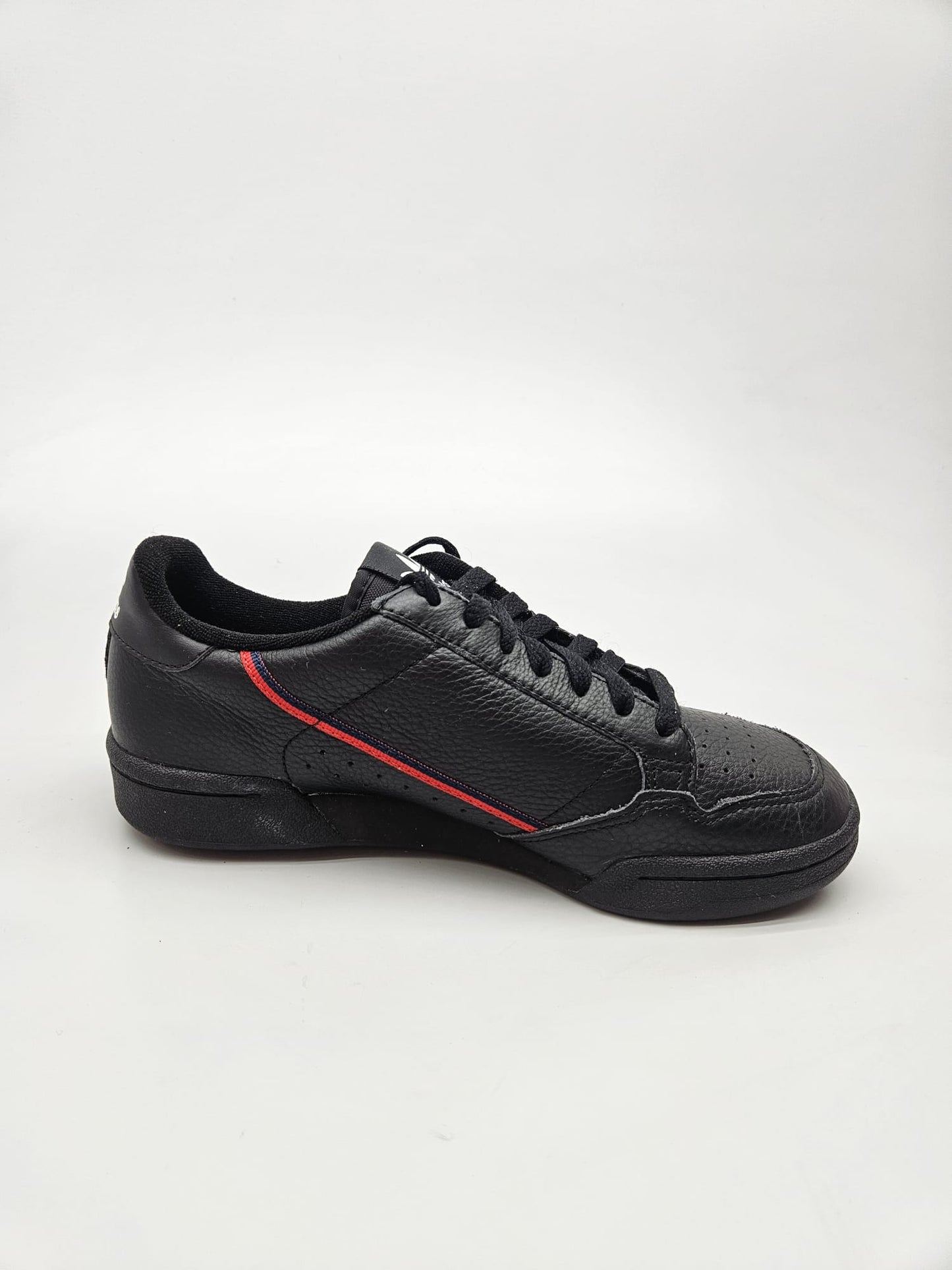 ADIDAS NOVI ORIGINAL PATIKI BR 39