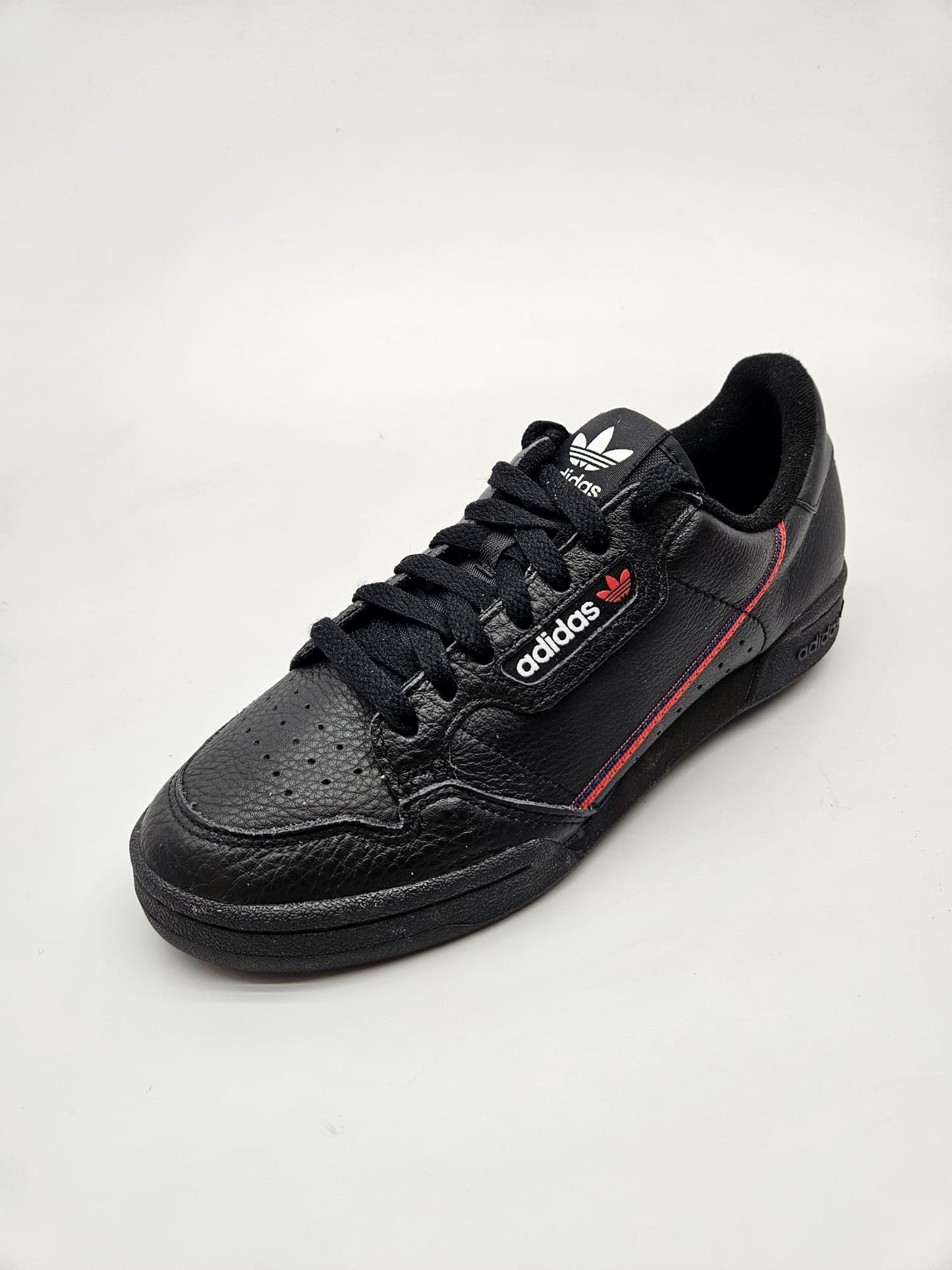 ADIDAS NOVI ORIGINAL PATIKI BR 39