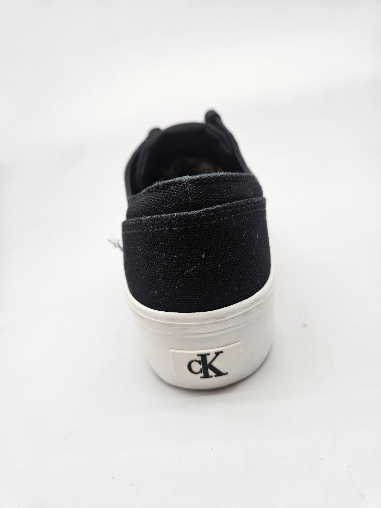 CALVIN KLEIN NOVI ORIGINAL PATIKI BR 39