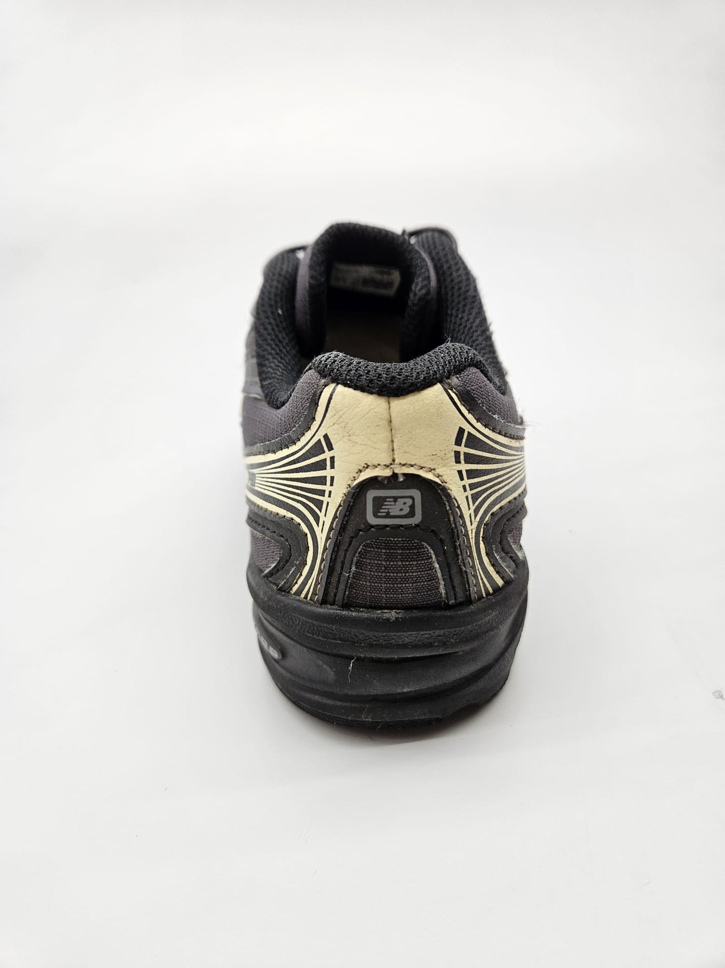 NEW BALANCE NOVI ORIGINAL PATIKI BR 32.5