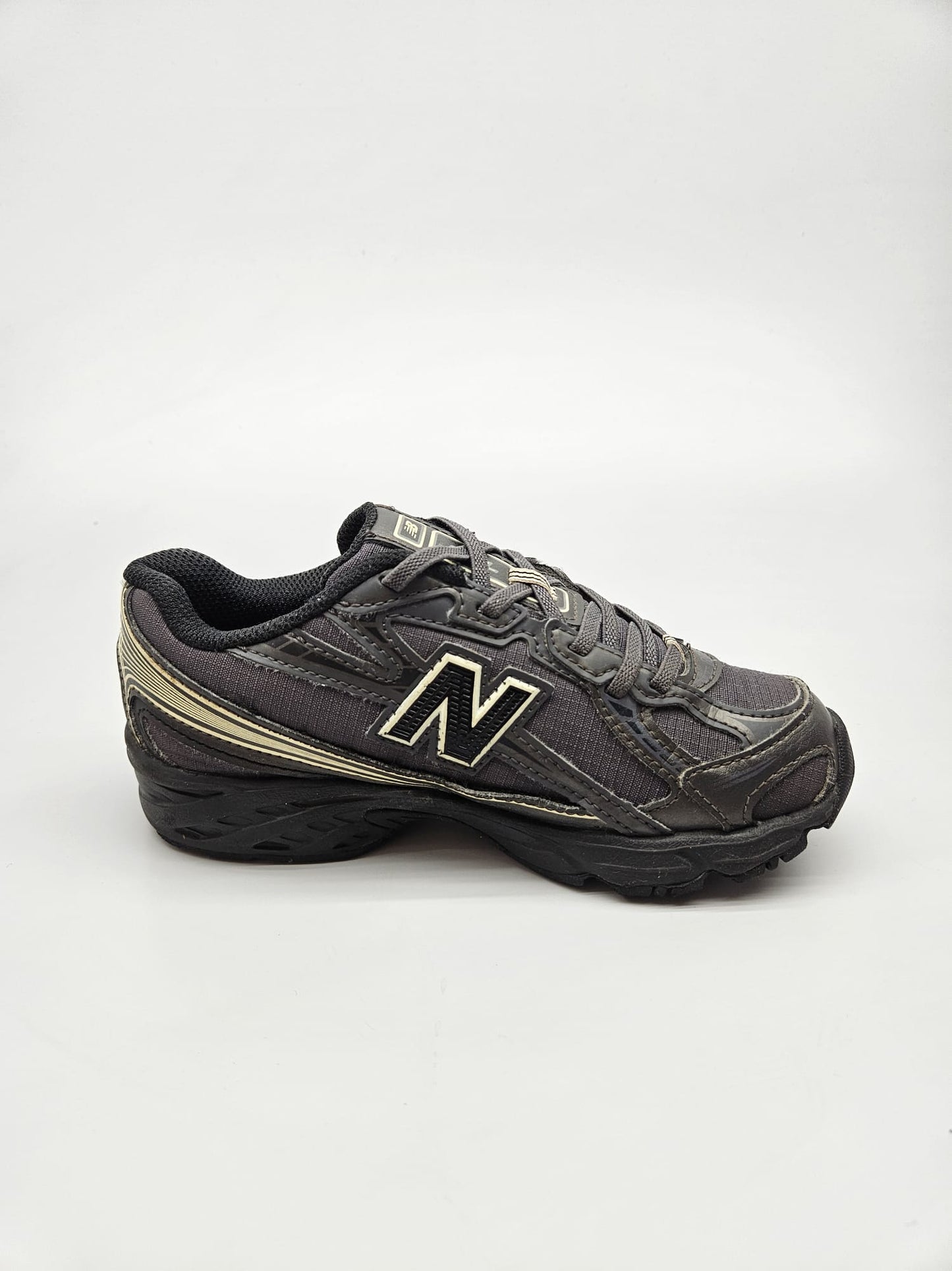 NEW BALANCE NOVI ORIGINAL PATIKI BR 32.5