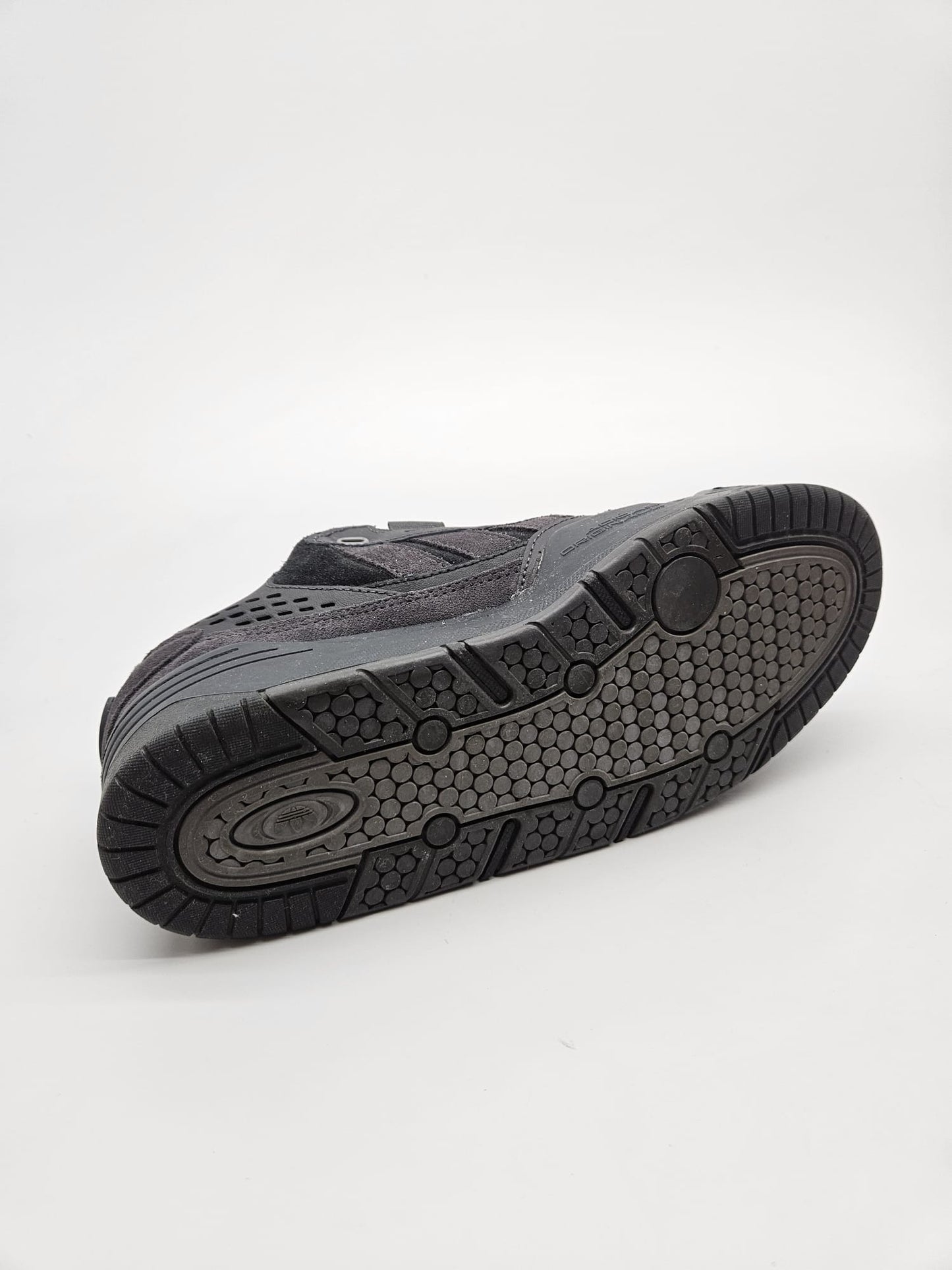 ADIDAS NOVI ORIGINAL PATIKI BR 40