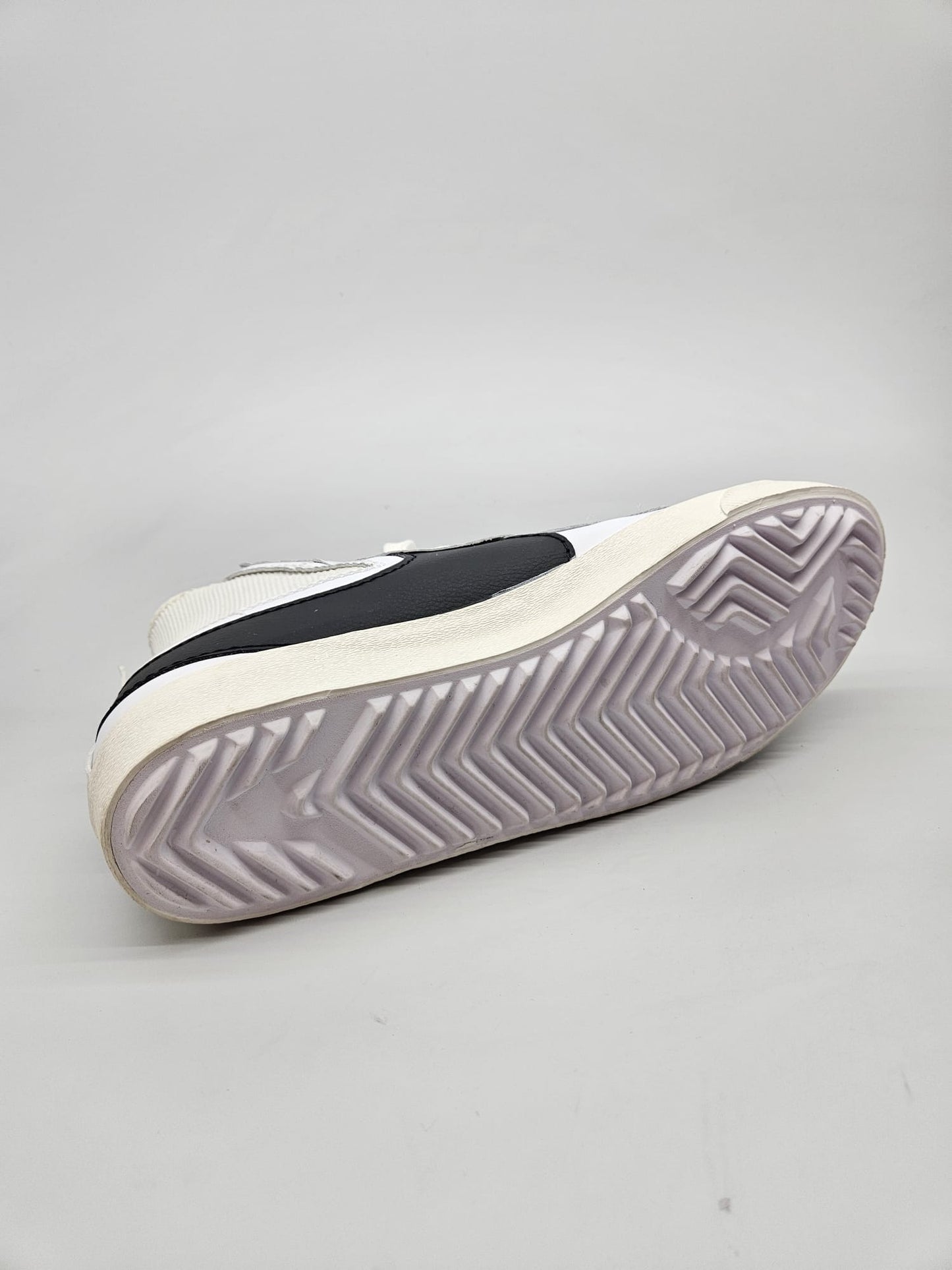 NIKE NOVI ORIGINAL PATIKI BR 43