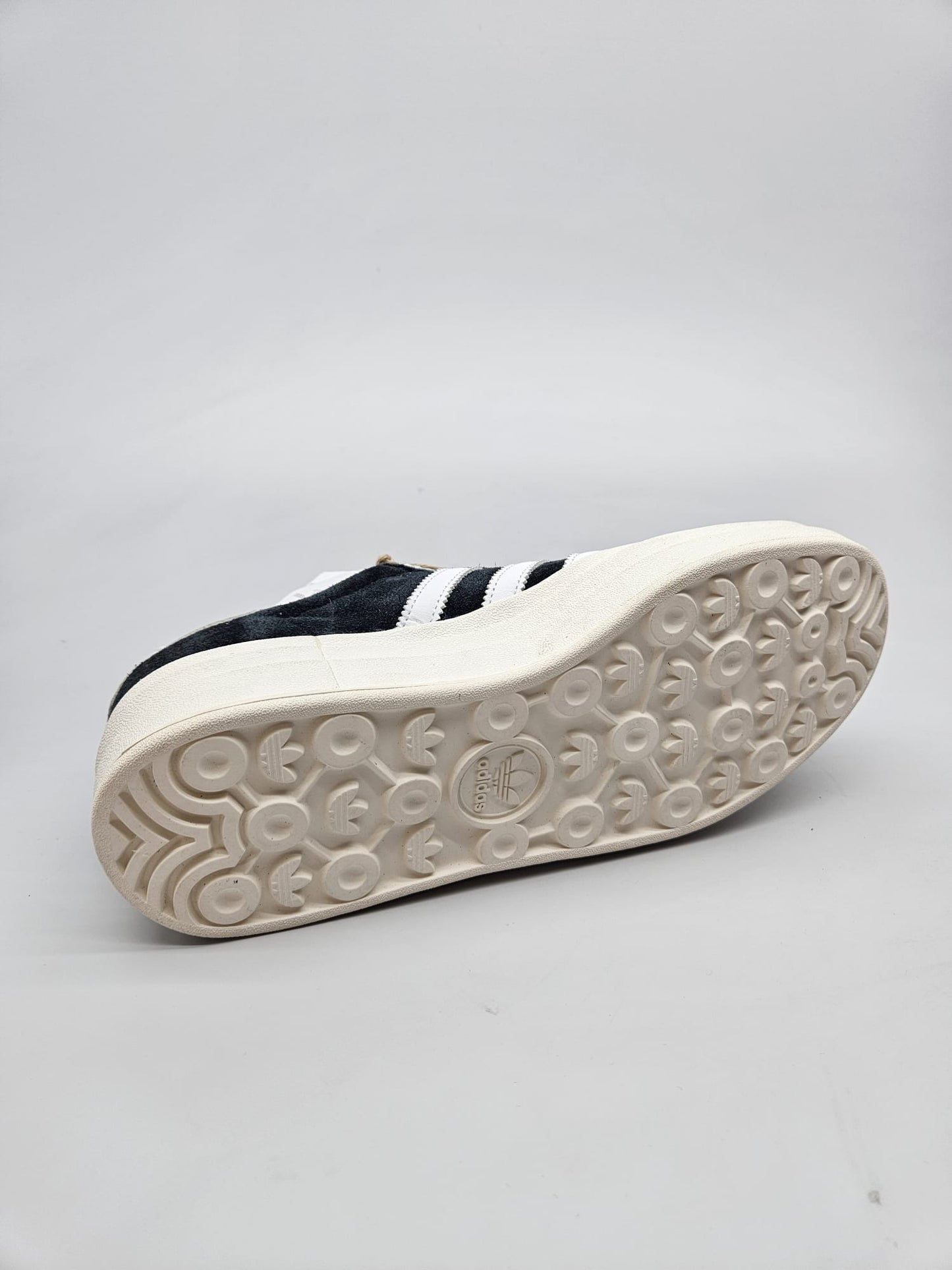 ADIDAS NOVI ORIGINAL PATIKI BR 39