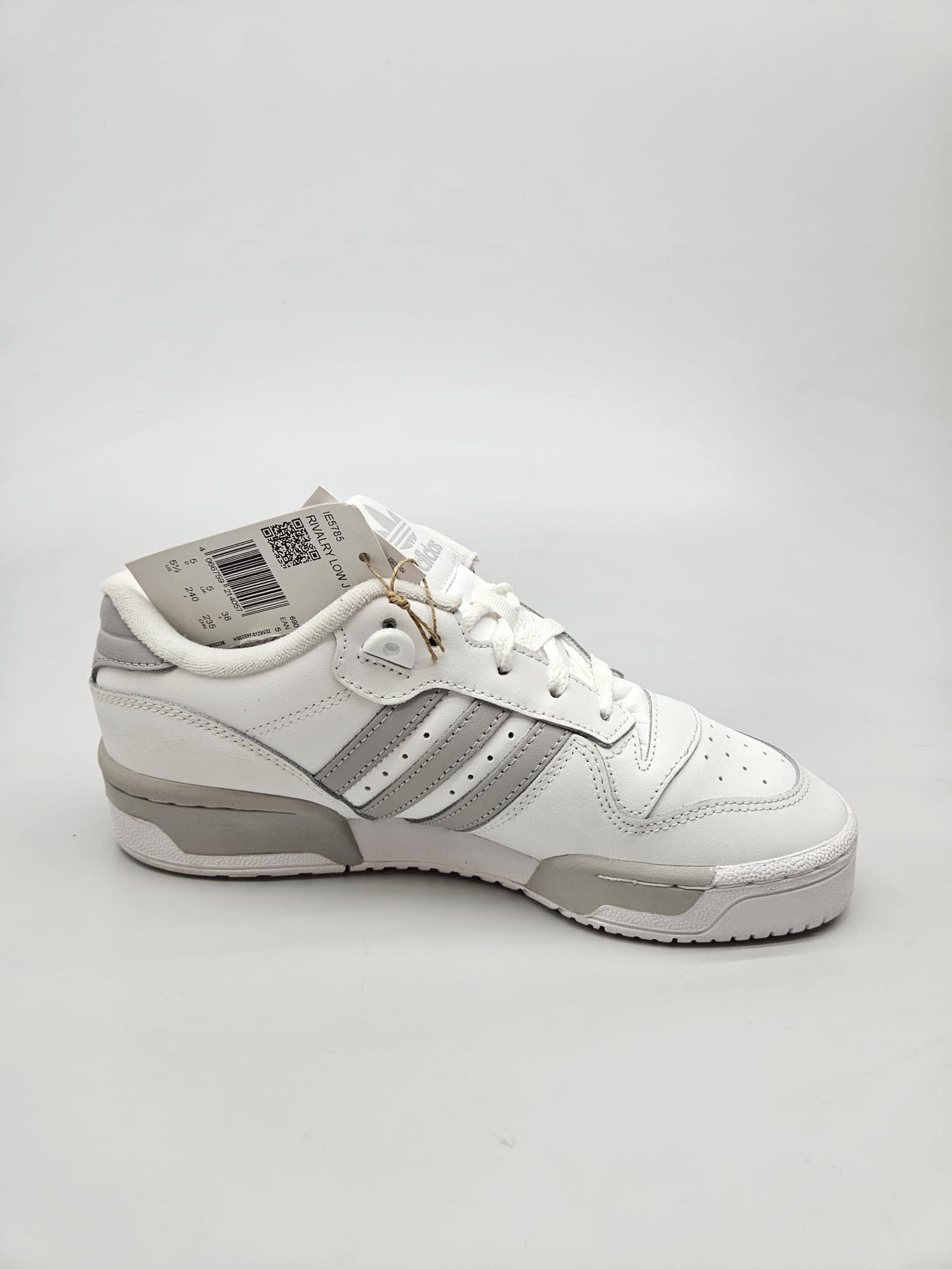 ADIDAS NOVI ORIGINAL PATIKI BR 38
