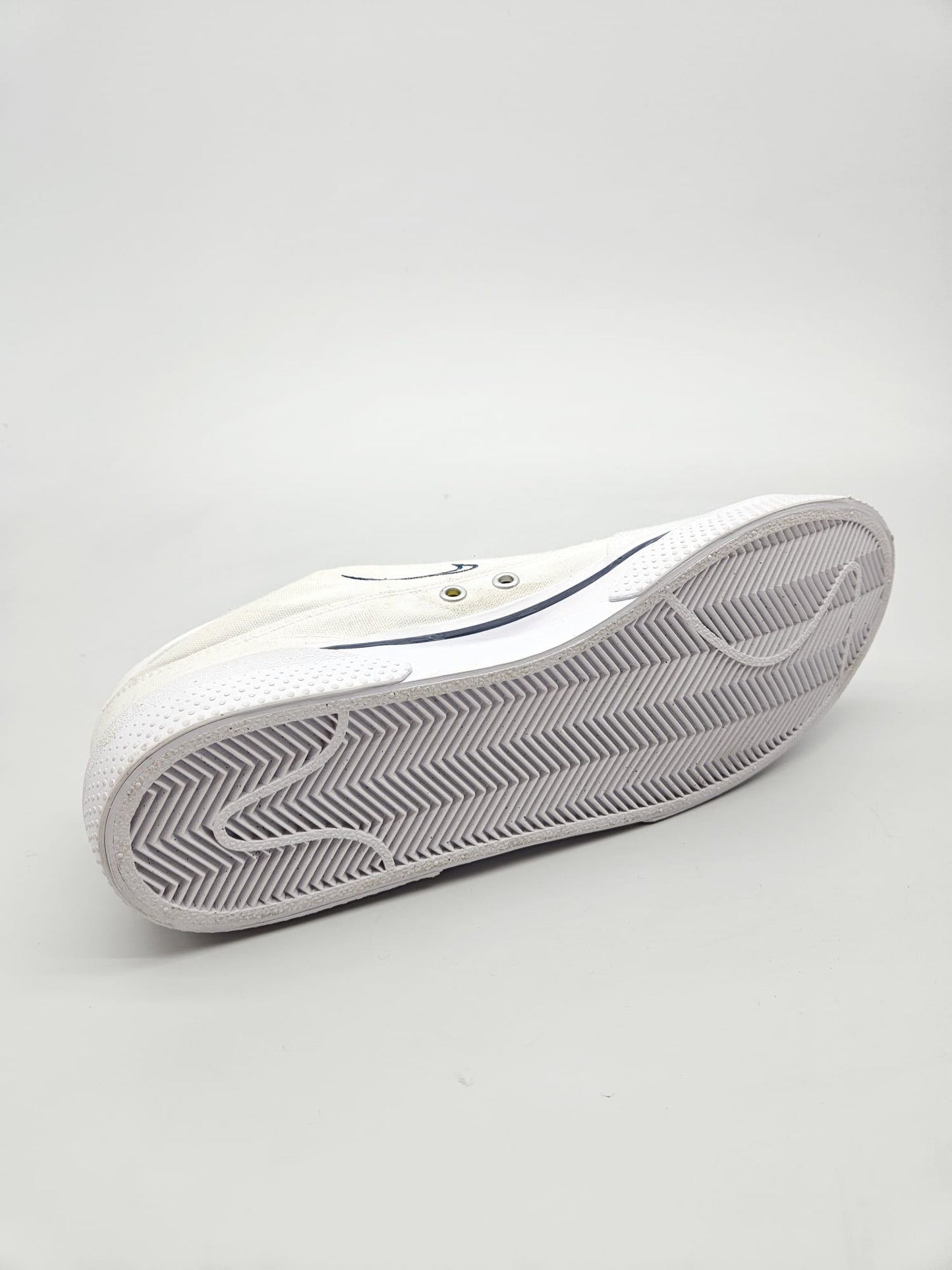 NIKE NOVI ORIGINAL PATIKI BR 44