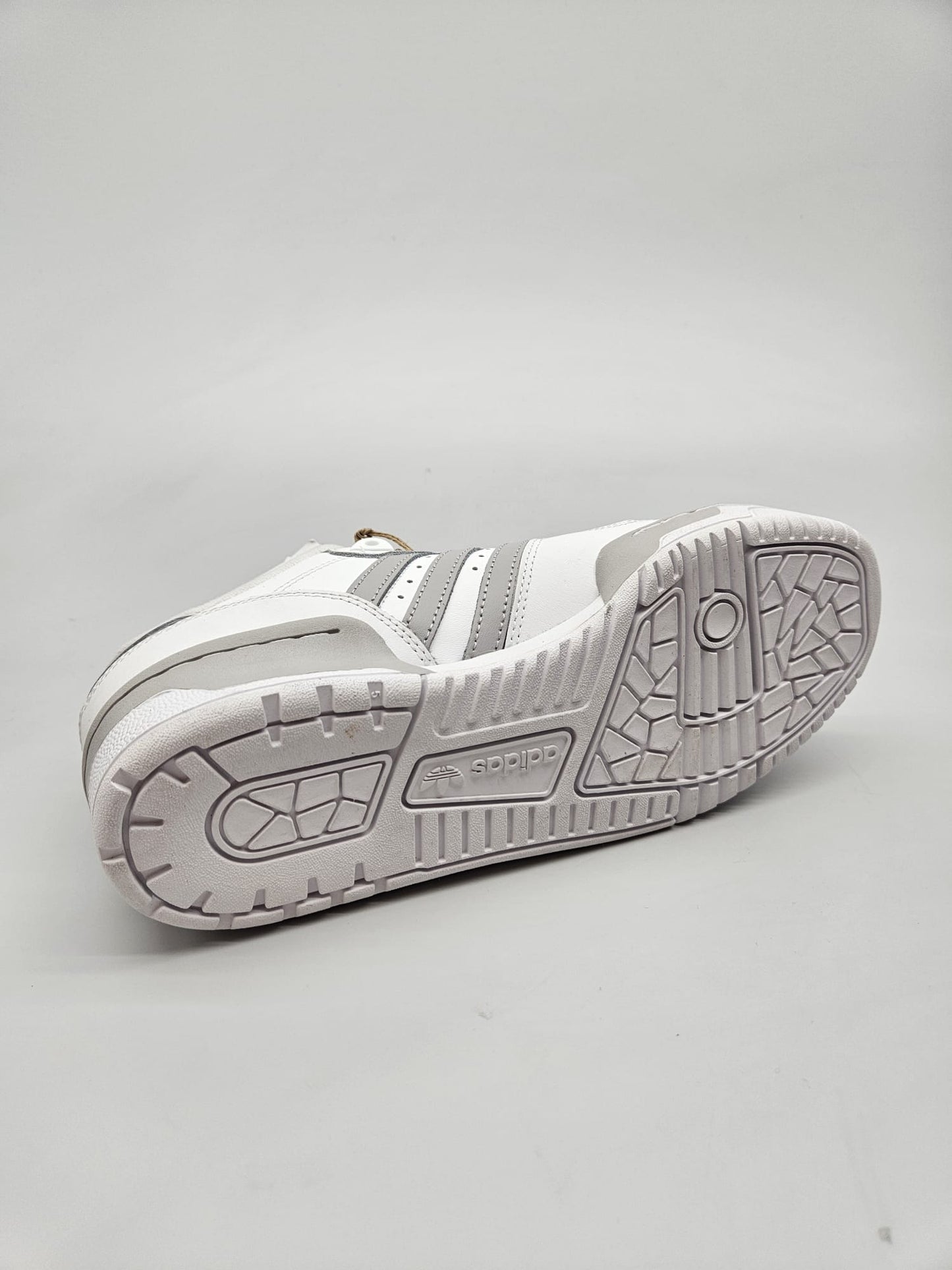 ADIDAS NOVI ORIGINAL PATIKI BR 38