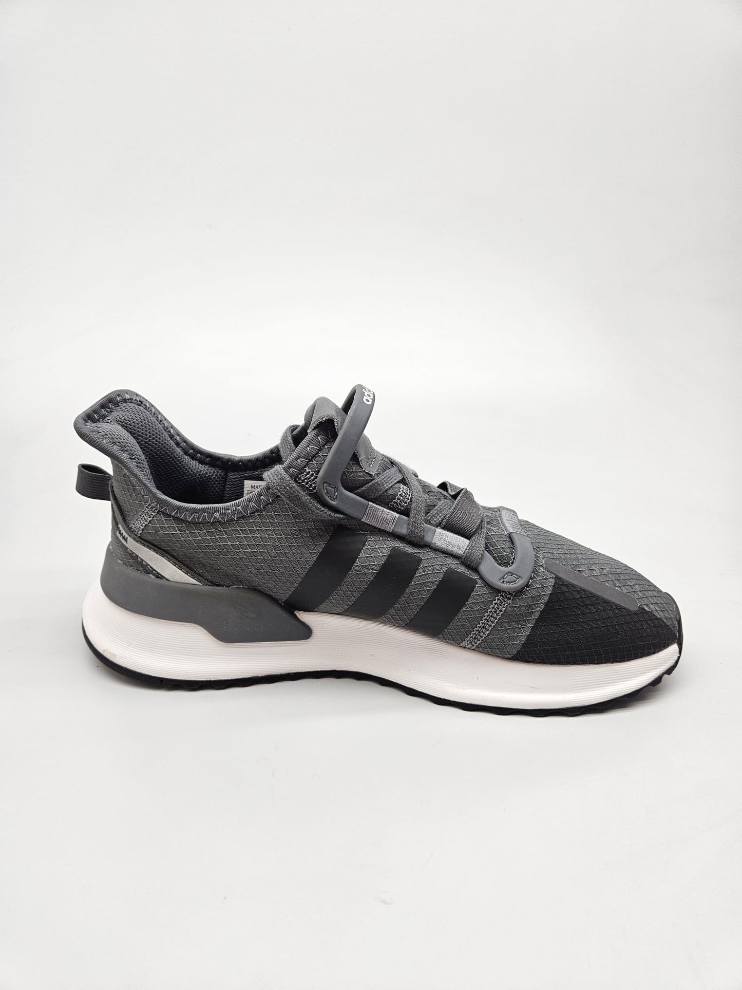 ADIDAS NOVI ORIGINAL PATIKI BR 38.5