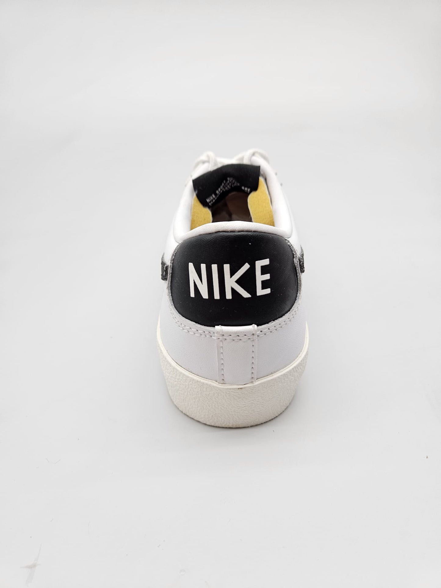 NIKE NOVI ORIGINAL PATIKI BR 40