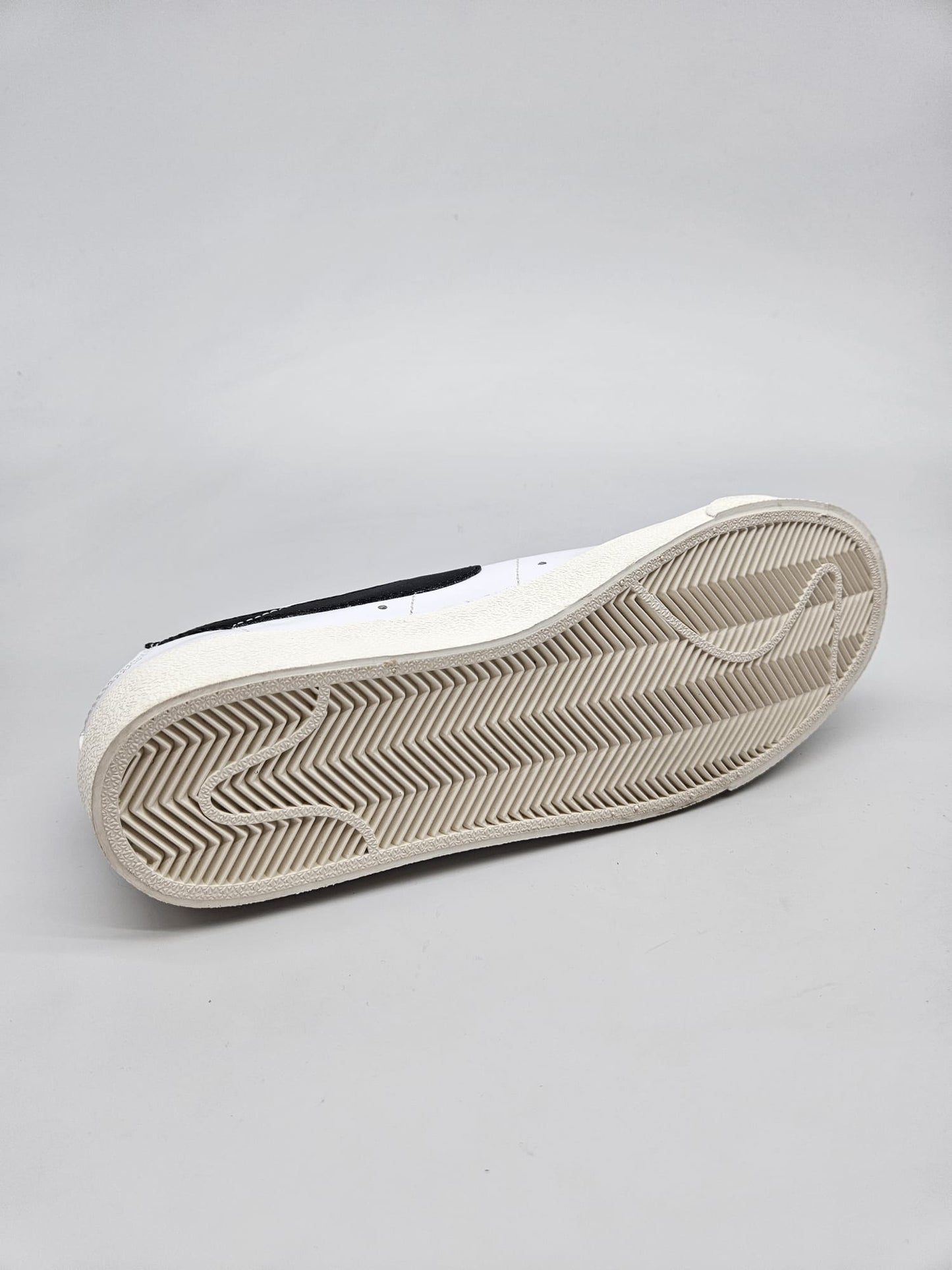 NIKE NOVI ORIGINAL PATIKI BR 40