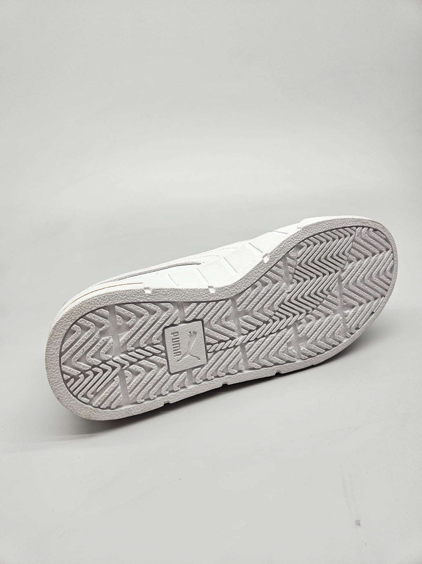 PUMA NOVI ORIGINAL PATIKI BR 39