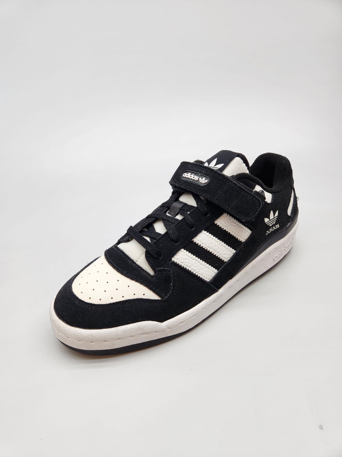 ADIDAS NOVI ORIGINAL PATIKI BR 43