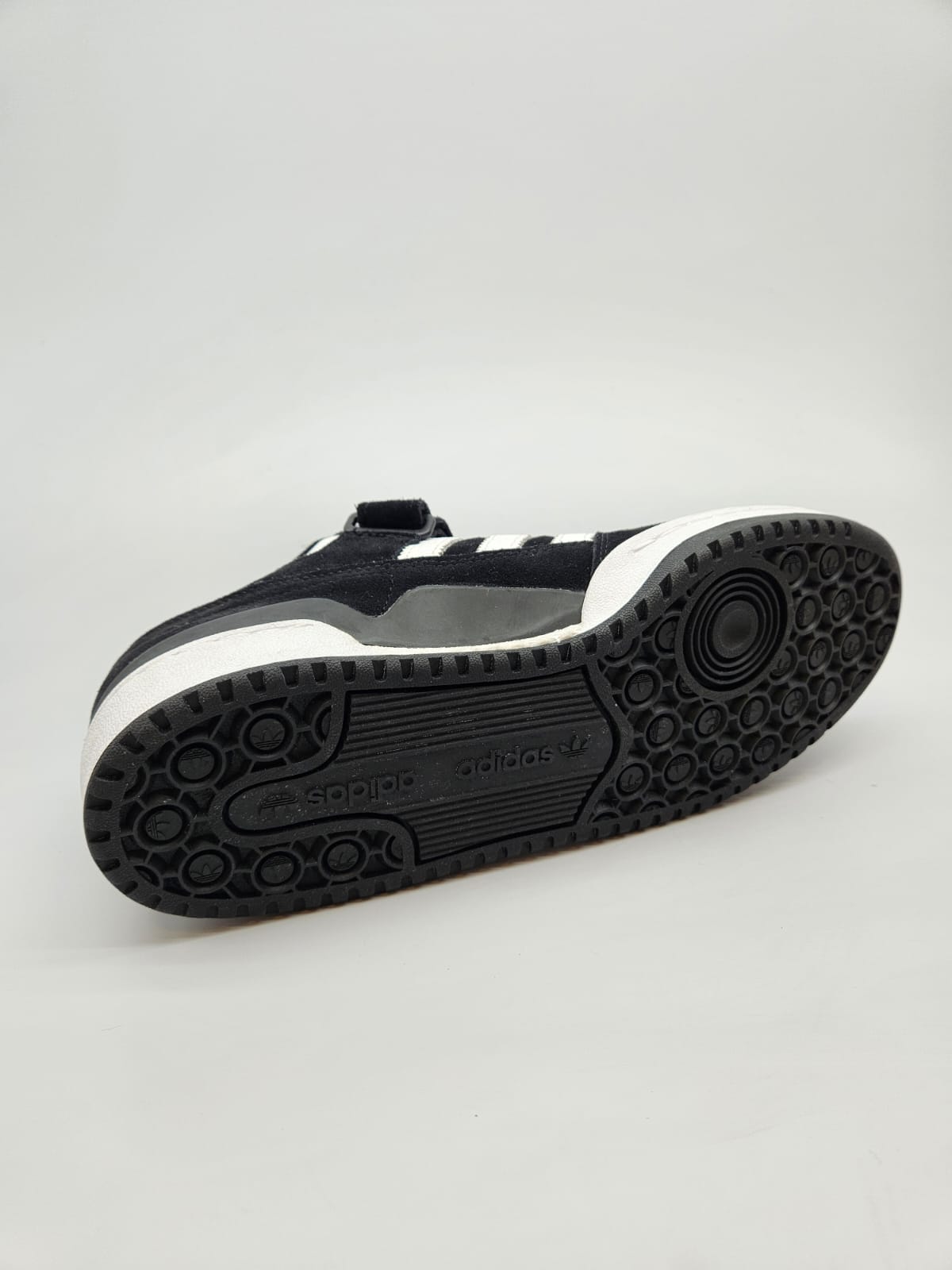 ADIDAS NOVI ORIGINAL PATIKI BR 43
