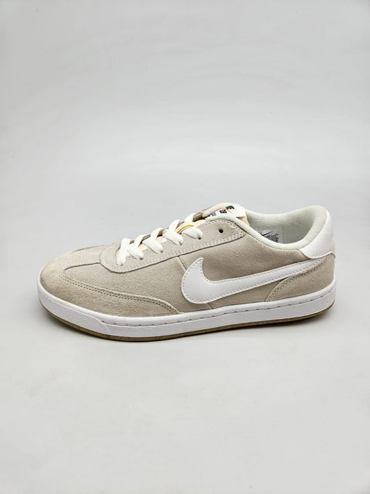 NIKE SB NOVI ORIGINAL PATIKI BR 40