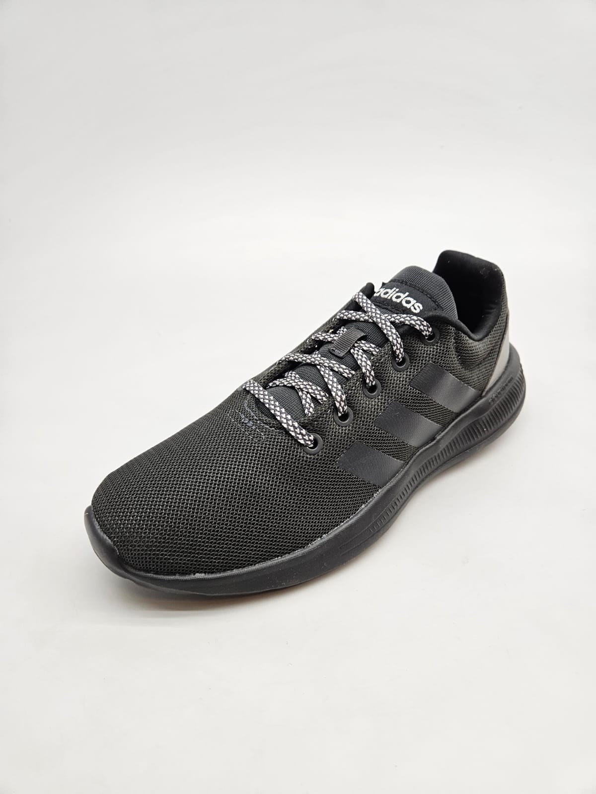 ADIDAS NOVI ORIGINAL PATIKI BR 39