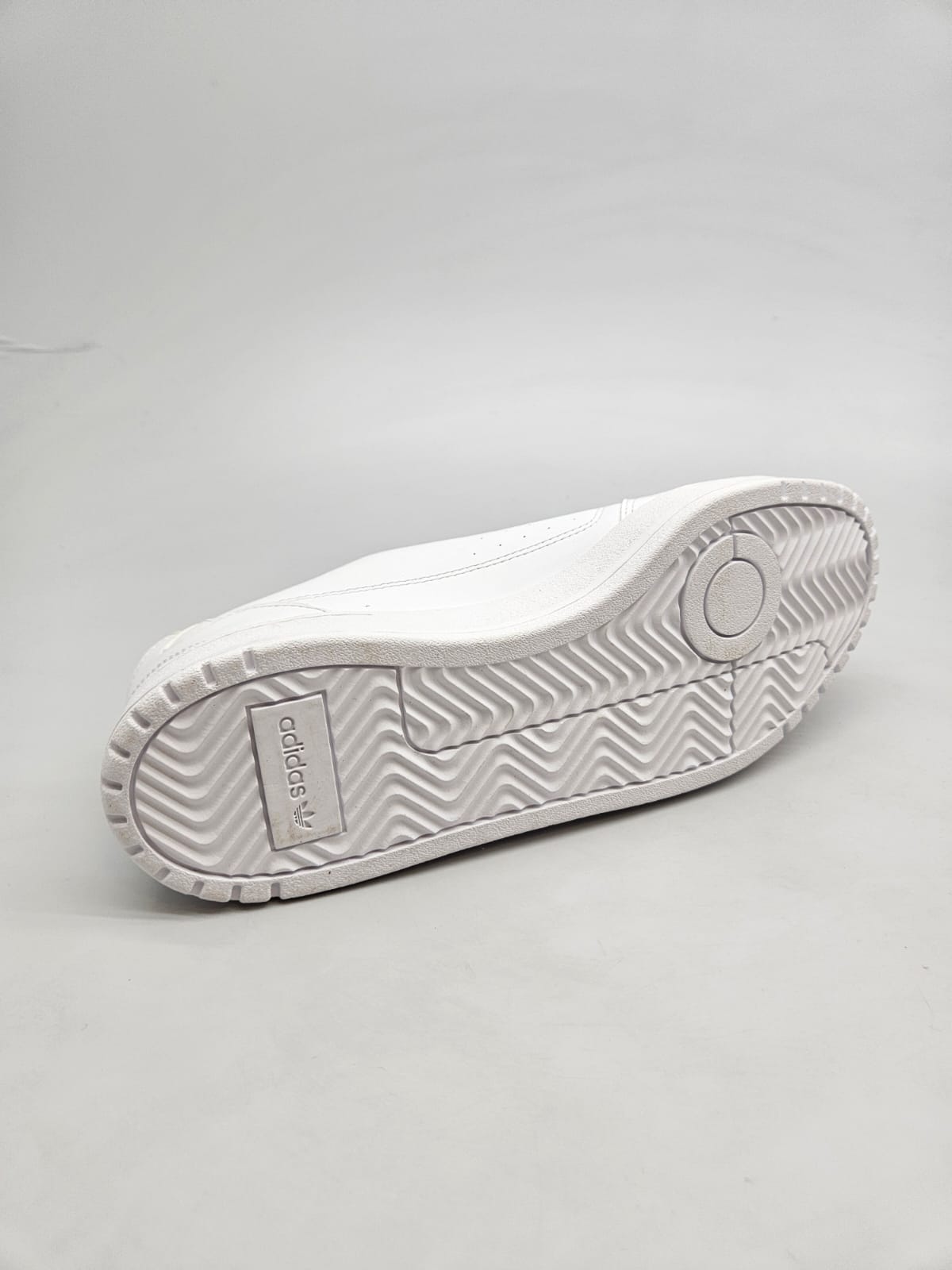 ADIDAS NOVI ORIGINAL PATIKI BR 42.5