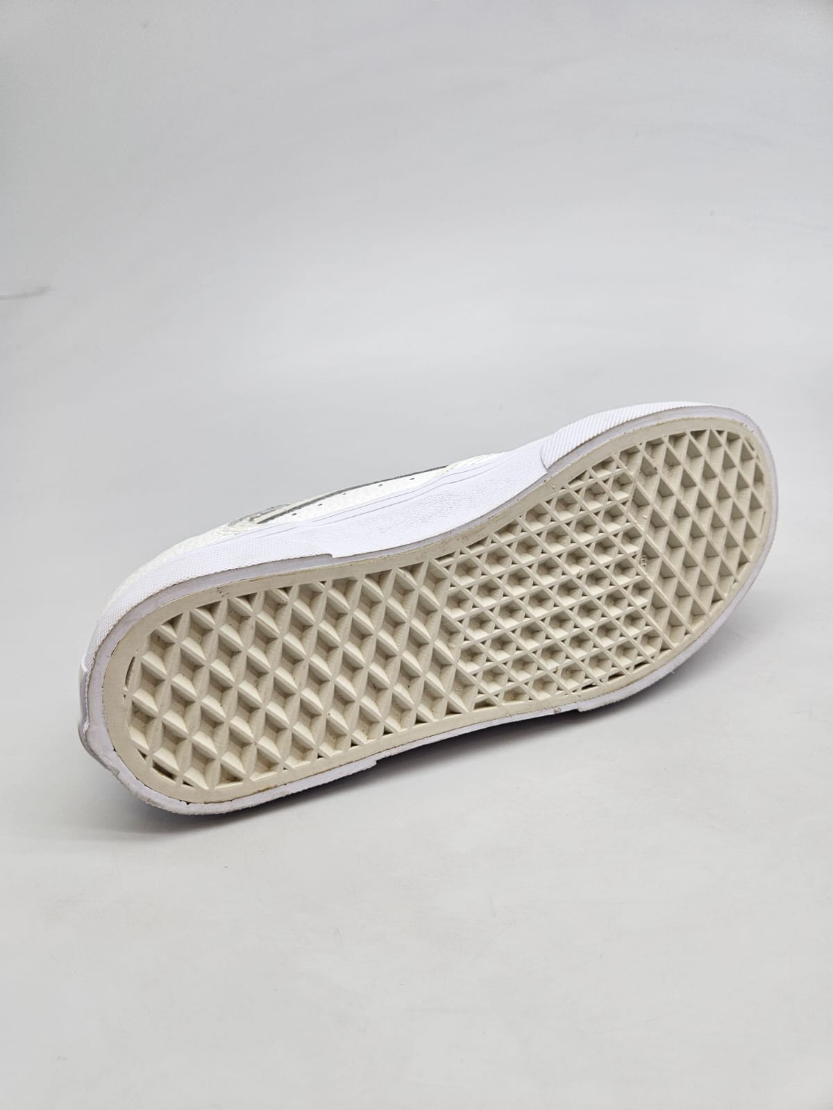 VANS NOVI ORIGINAL PATIKI BR 35
