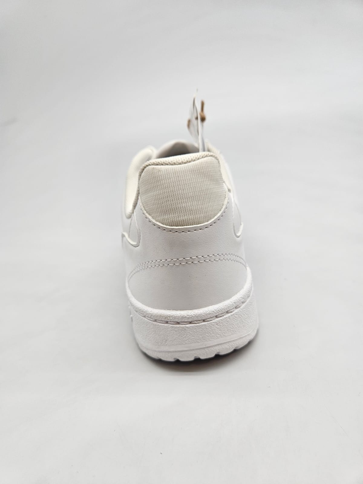 ADIDAS NOVI ORIGINAL PATIKI BR 42.5