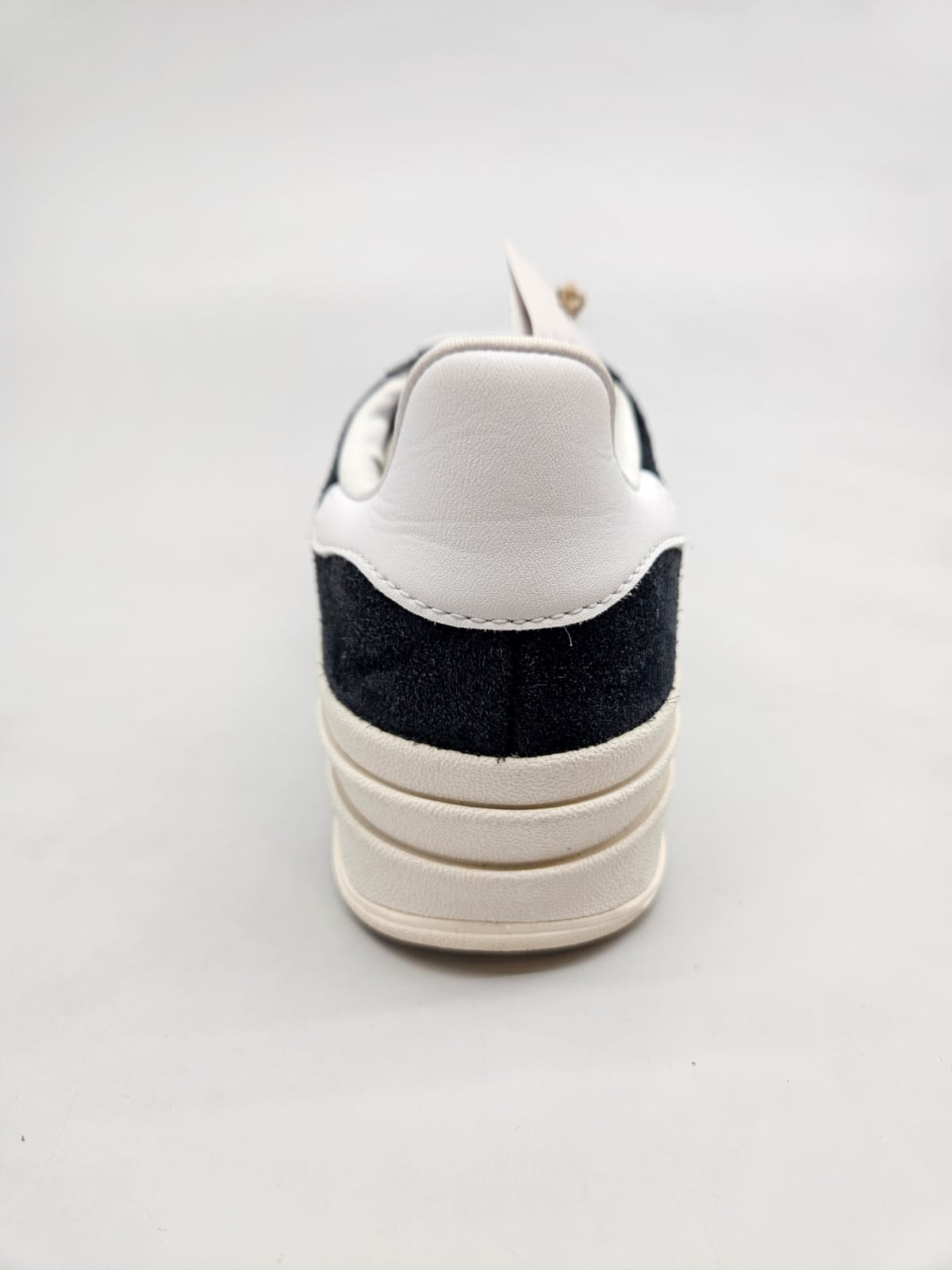 ADIDAS GAZZELE NOVI ORIGINAL PATIKI BR 39