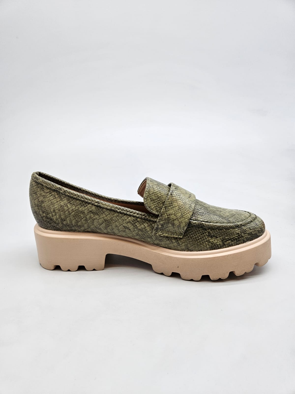 LUCKY SHOES NOVI ORIGINAL CEVLI BR 38