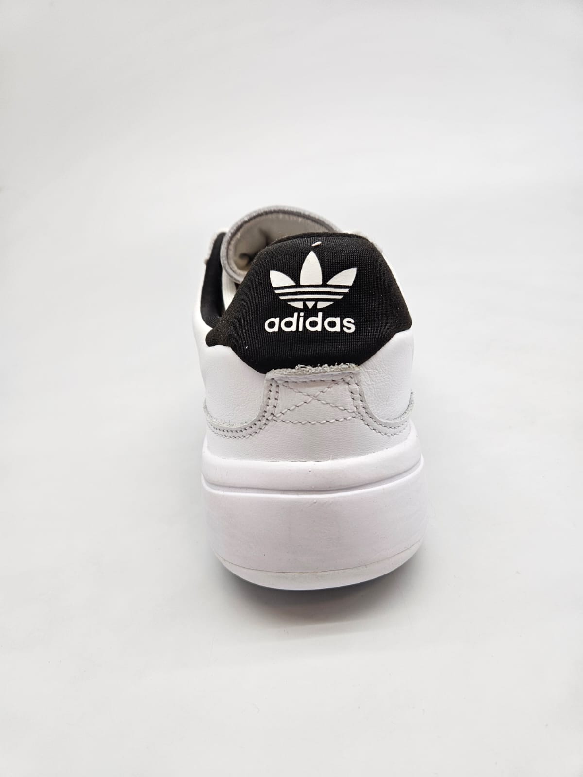 ADIDAS NOVI ORIGINAL PATIKI BR 40.5