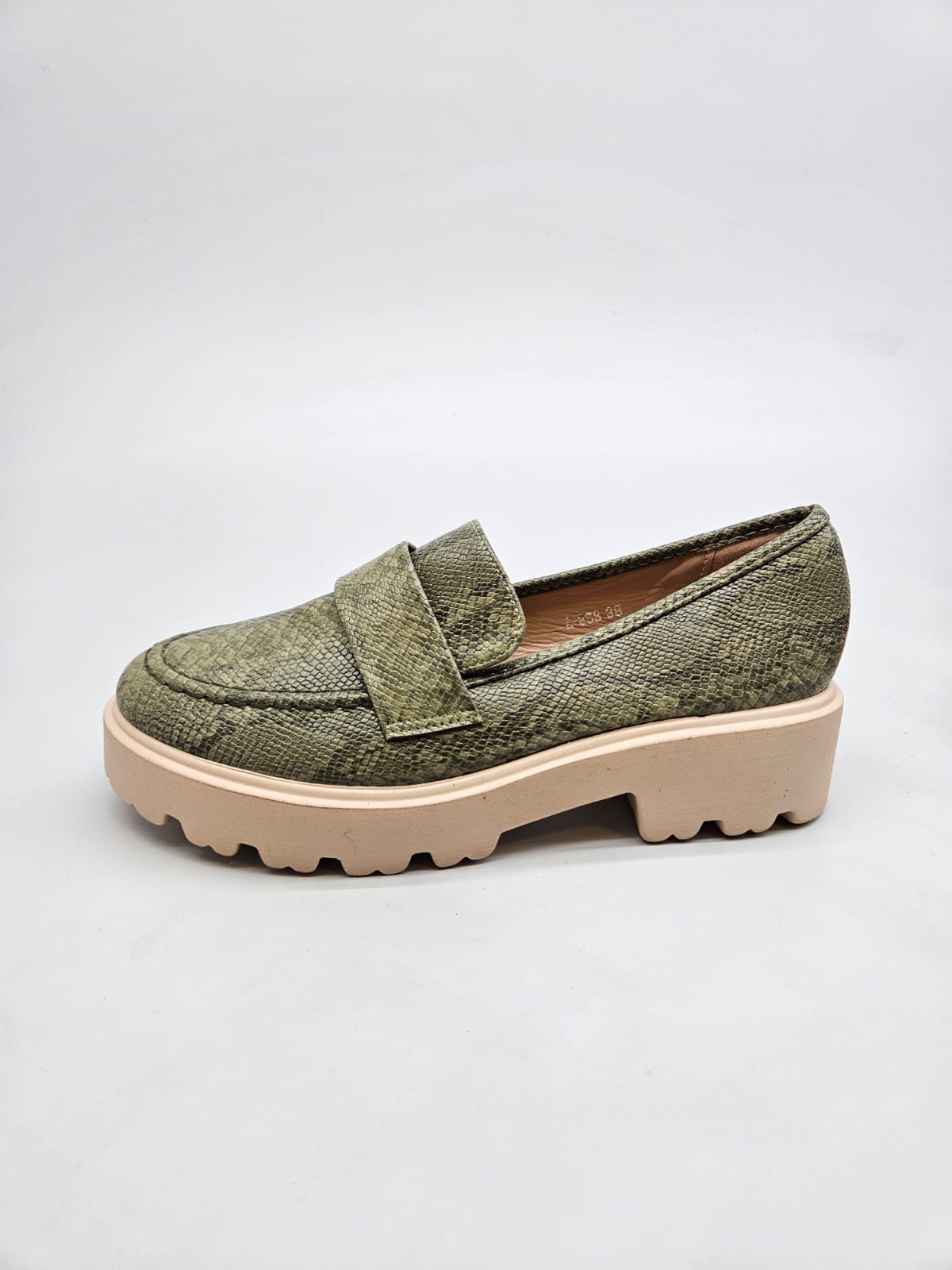 LUCKY SHOES NOVI ORIGINAL CEVLI BR 38