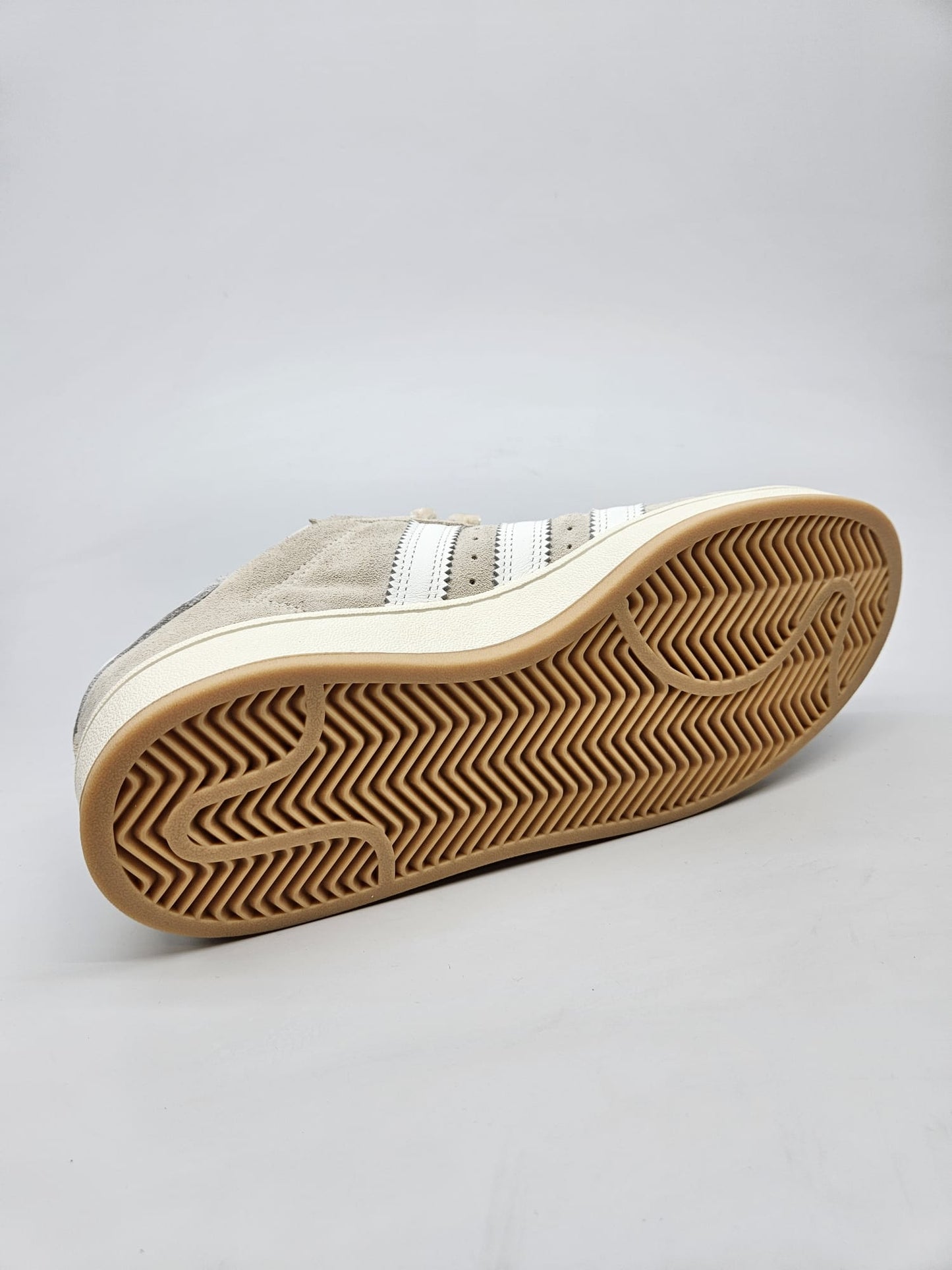 ADIDAS NOVI ORIGINAL PATIKI BR 42.5