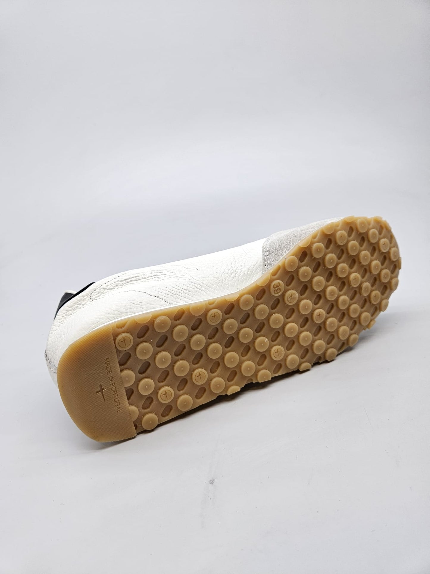 TAMARIS ORIGINAL KOZNI PATIKI BR 39