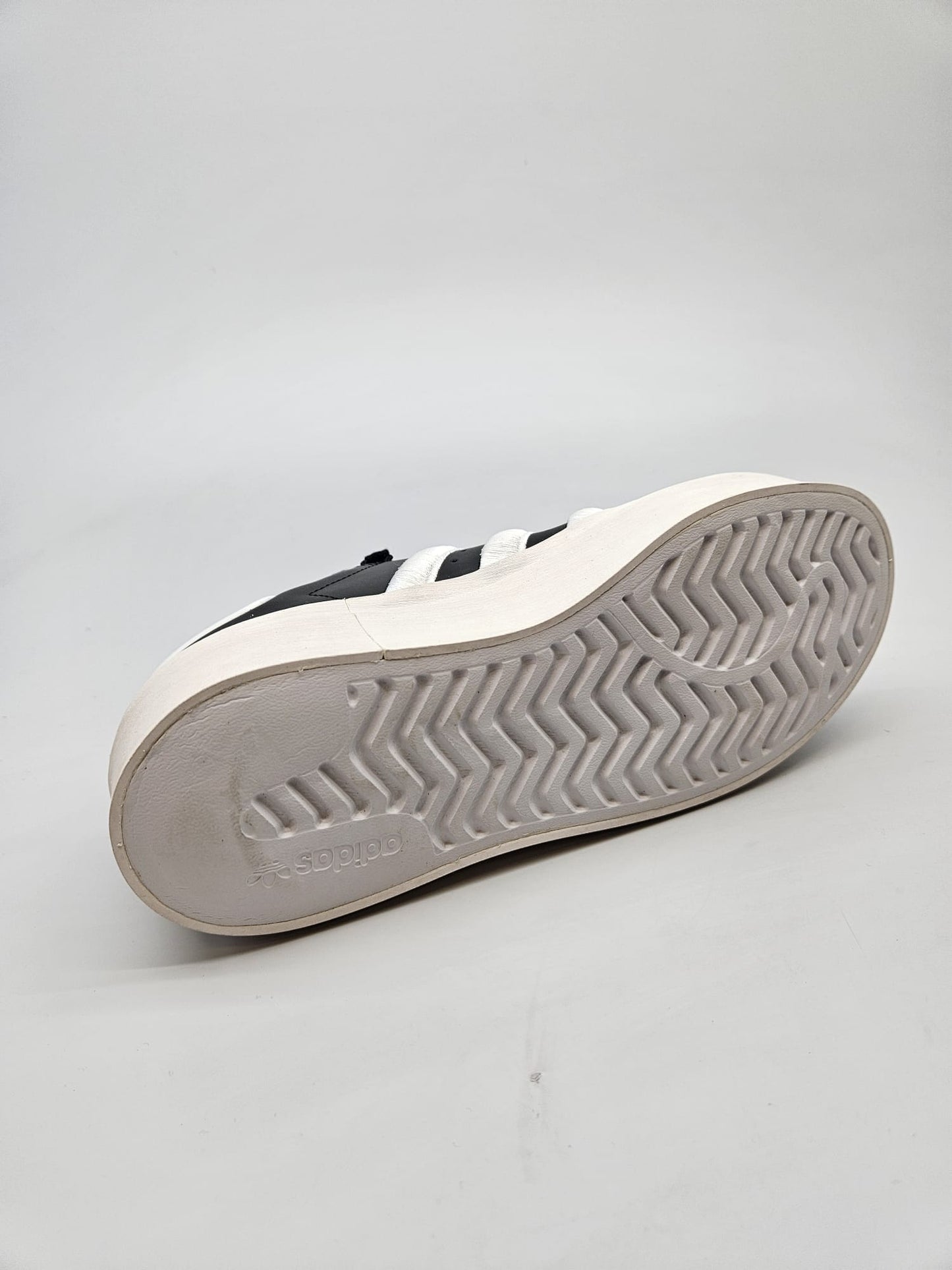ADIDAS NOVI ORIGINAL PATIKI BR 40