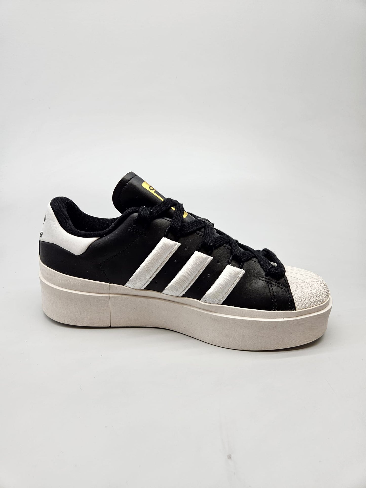 ADIDAS NOVI ORIGINAL PATIKI BR 40