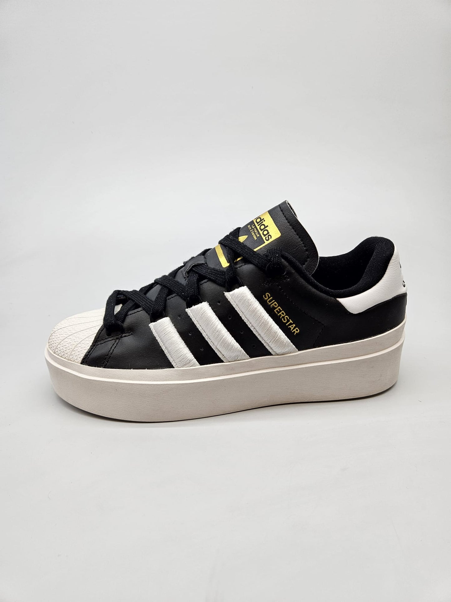 ADIDAS NOVI ORIGINAL PATIKI BR 40