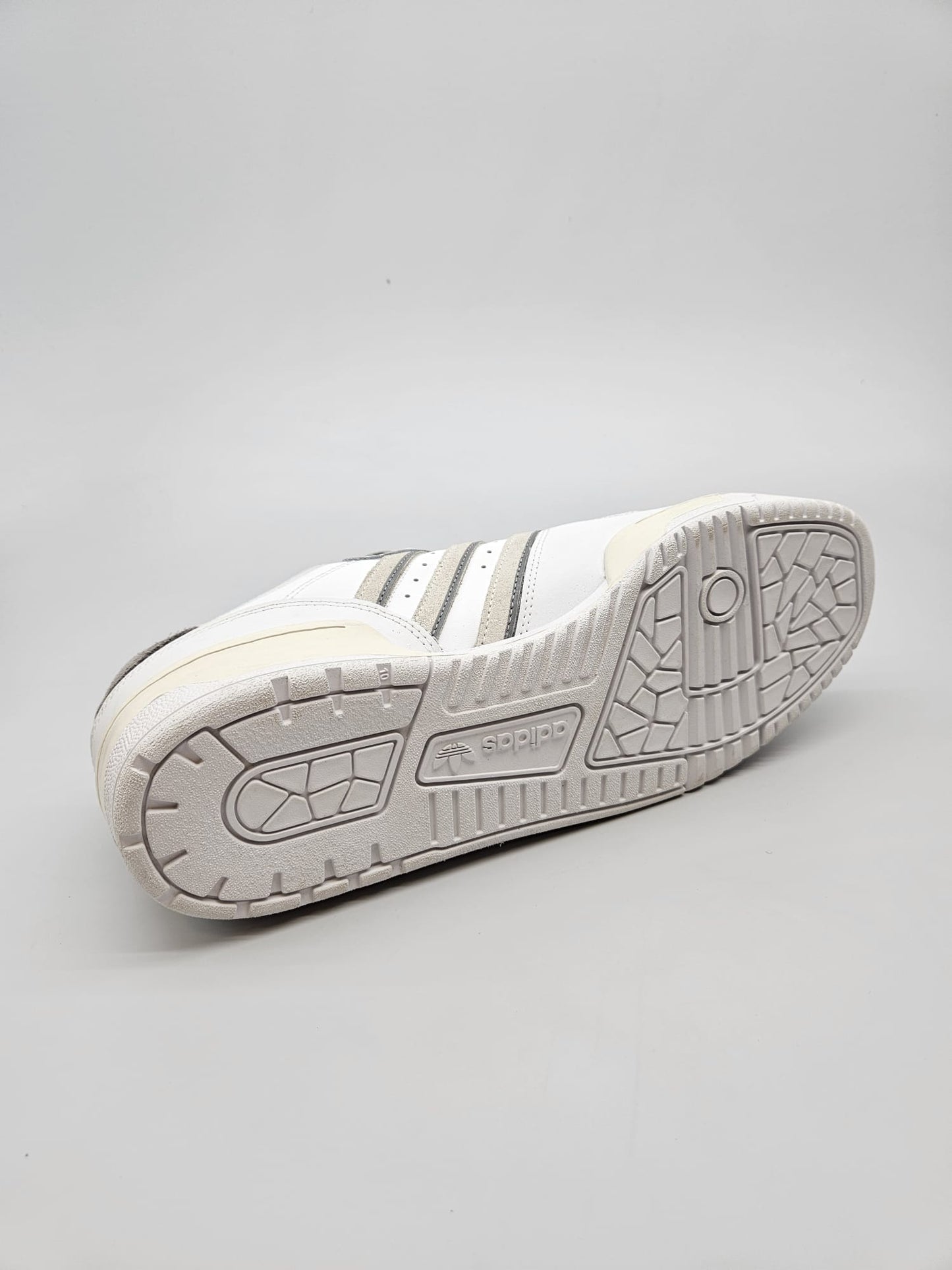 ADIDAS NOVI ORIGINAL PATIKI BR 44.5