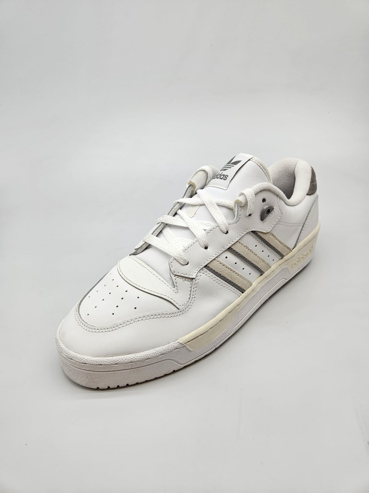 ADIDAS NOVI ORIGINAL PATIKI BR 44.5