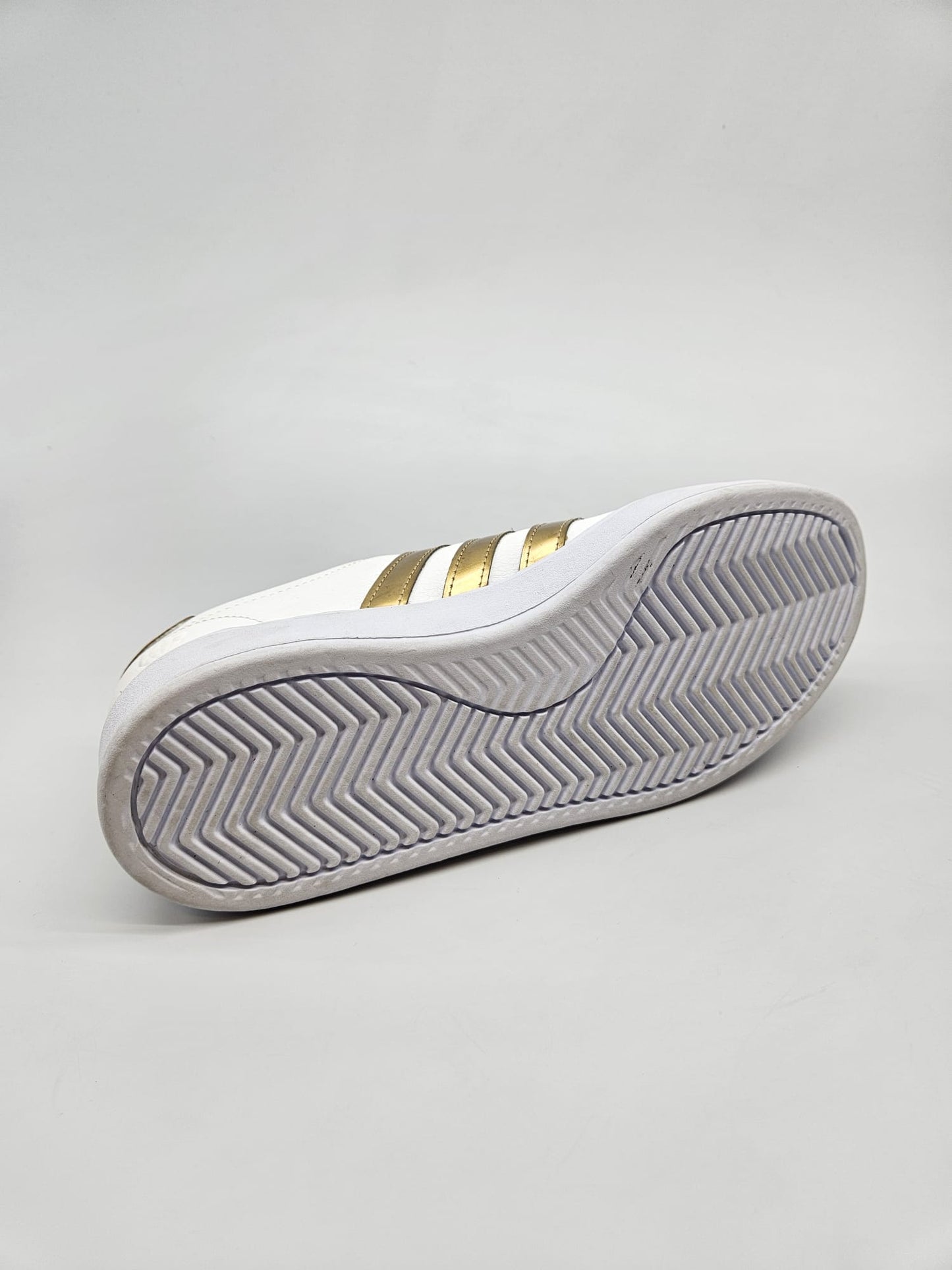 ADIDAS NOVI ORIGINAL PATIKI BR 38