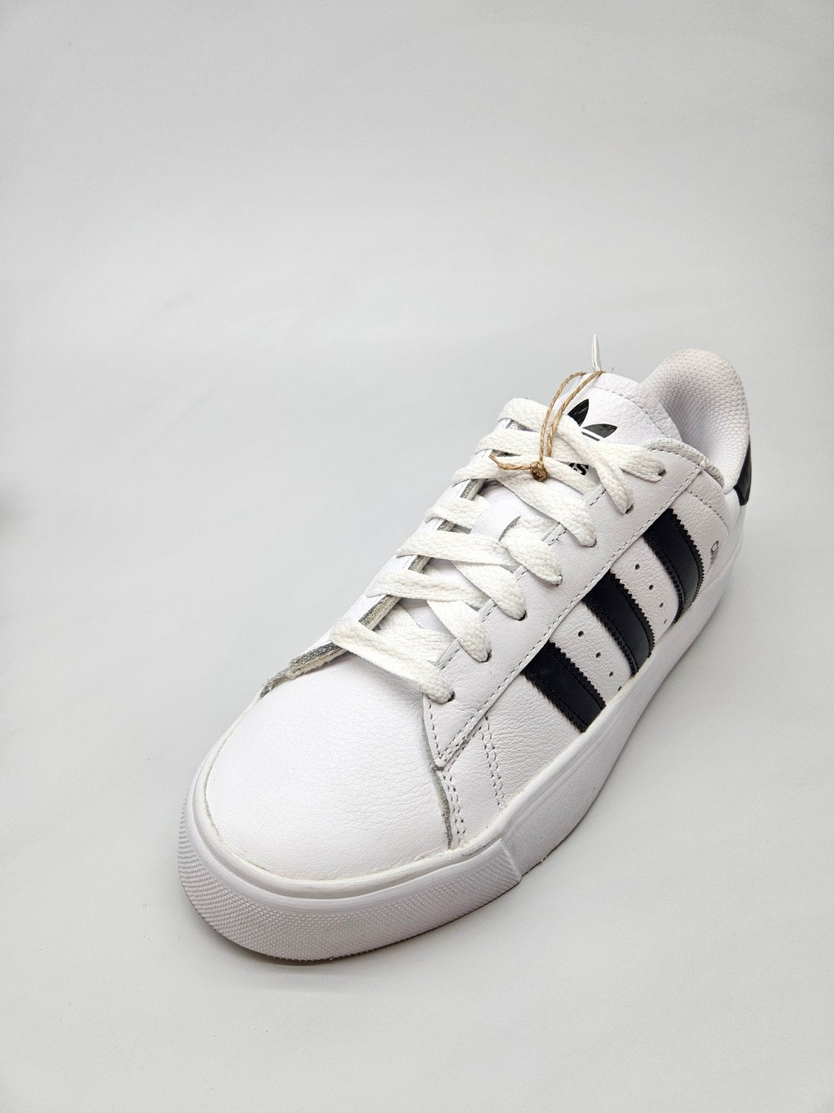 ADIDAS NOVI ORIGINAL PATIKI BR 40