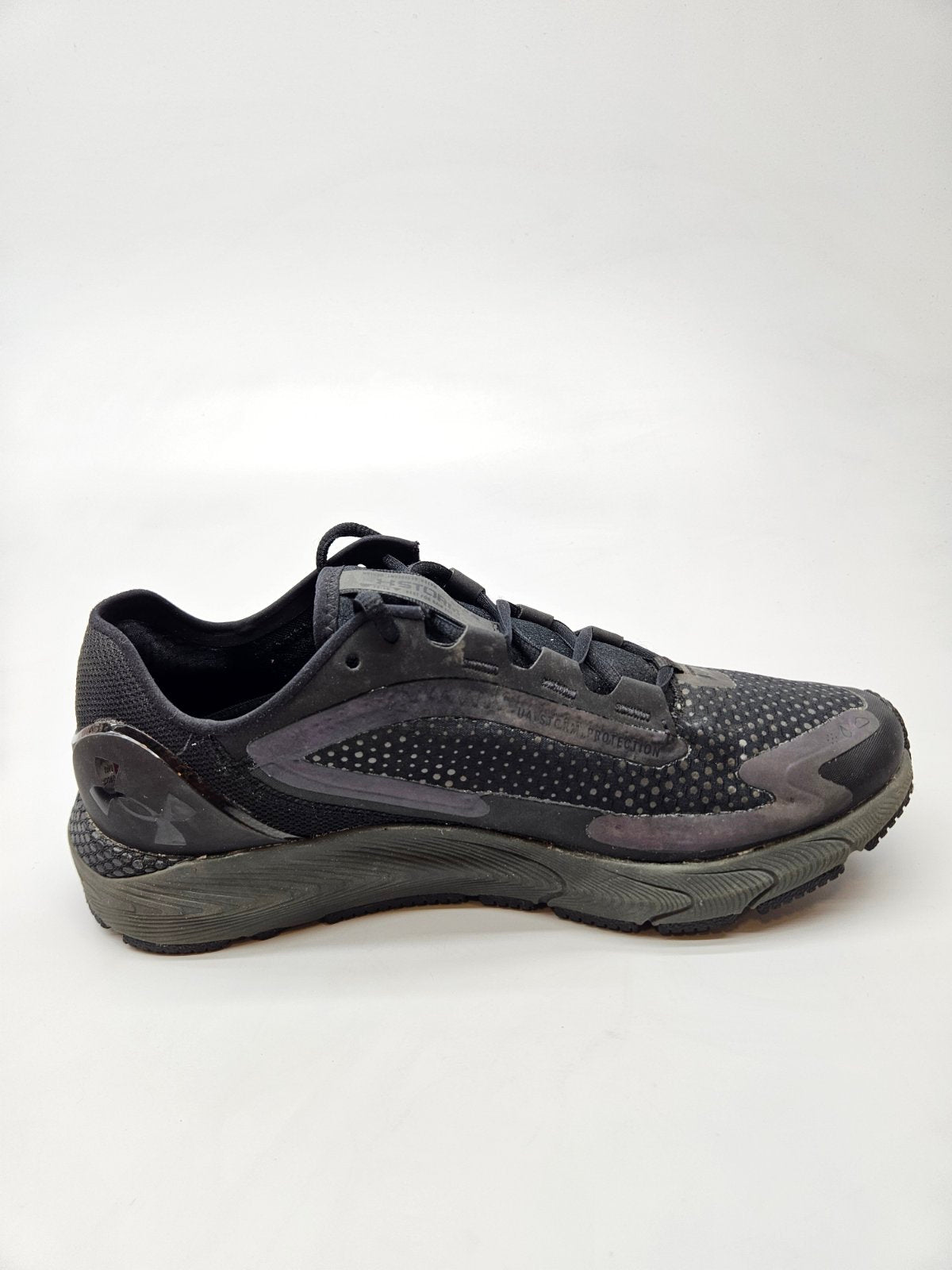 UNDER ARMOUR NOVI ORIGINAL PATIKI BR 40