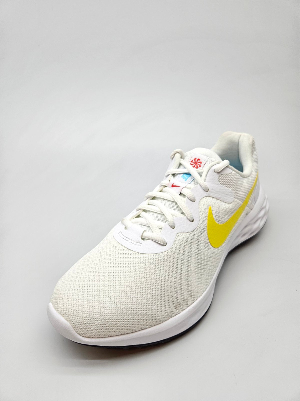 NIKE NOVI ORIGINAL PATIKI BR 42