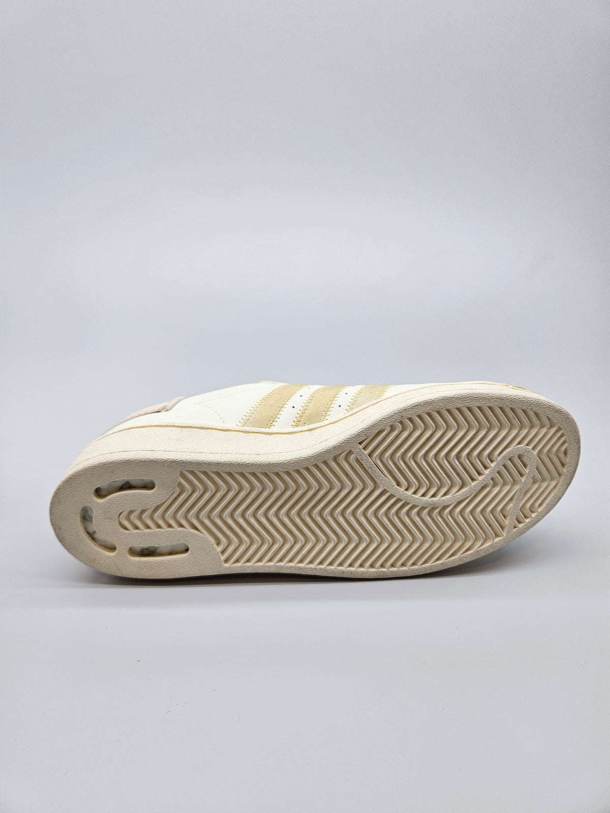 ADIDAS NOVI ORIGINAL PATIKI BR 38.5
