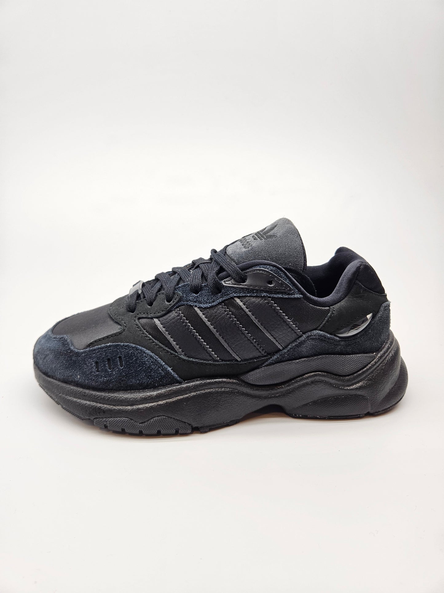 ADIDAS NOVI ORIGINAL PATIKI BR 38