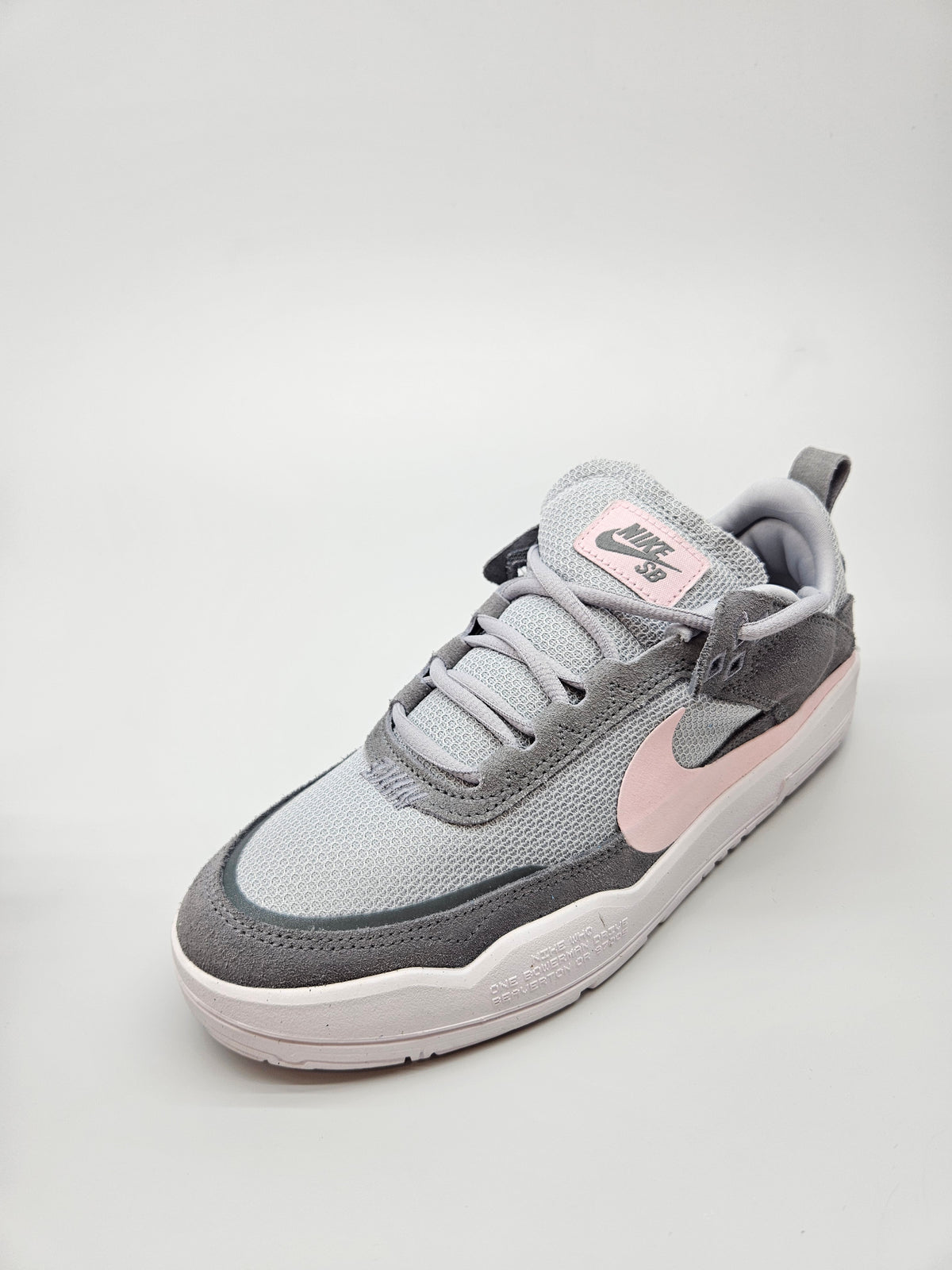 NIKE NOVI ORIGINAL PATIKI BR 40