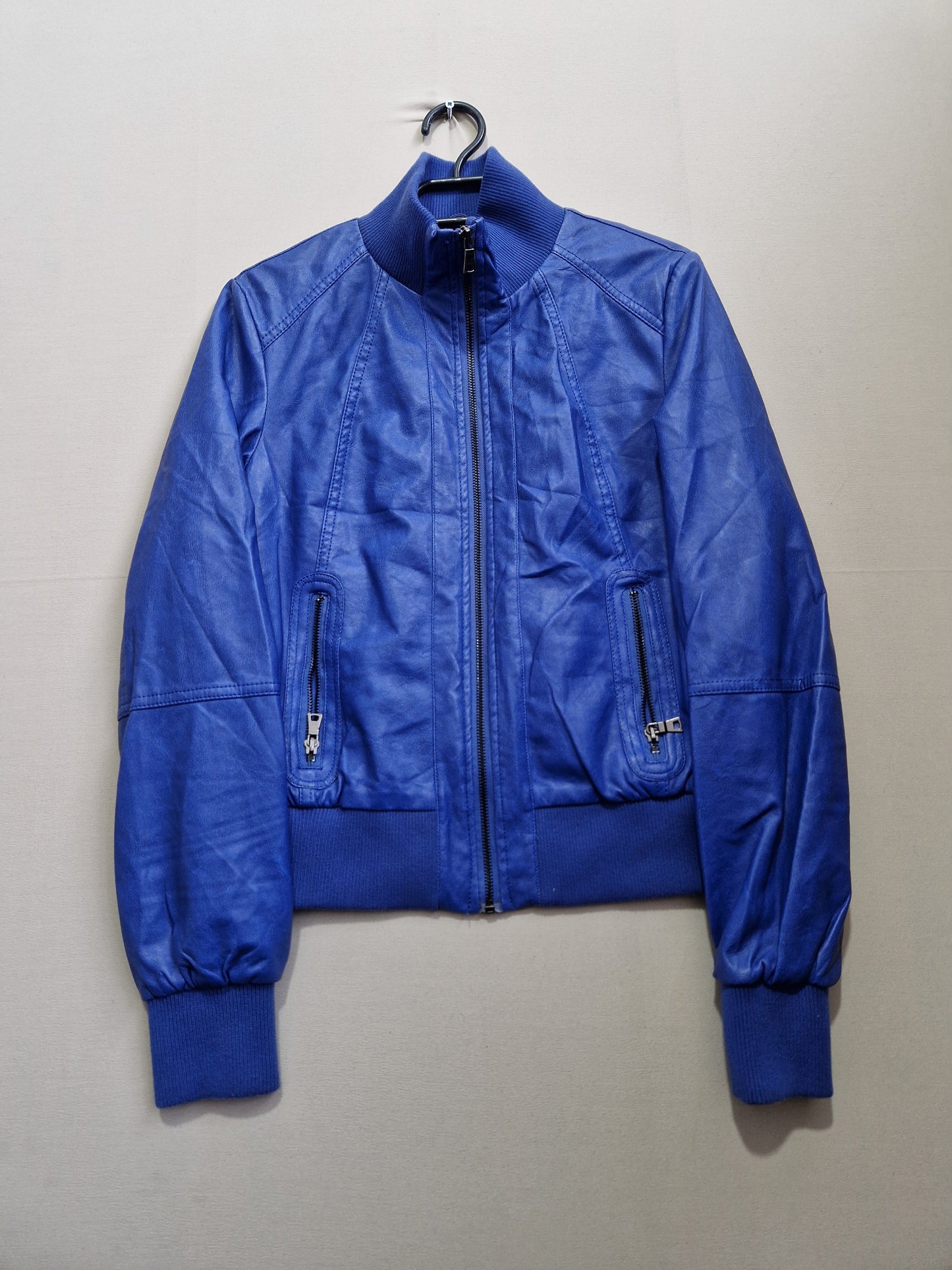 ZENSKA JAKNA GOLEMINA M