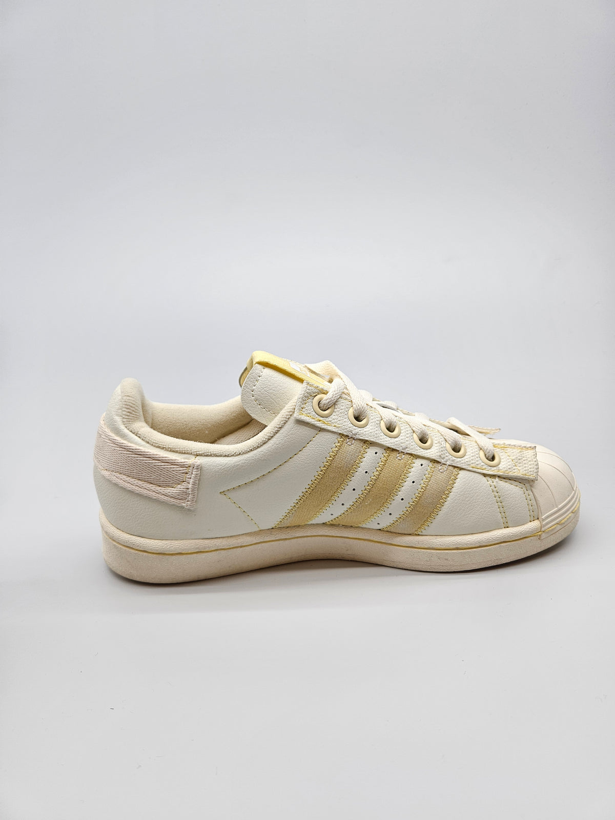 ADIDAS NOVI ORIGINAL PATIKI BR 38.5