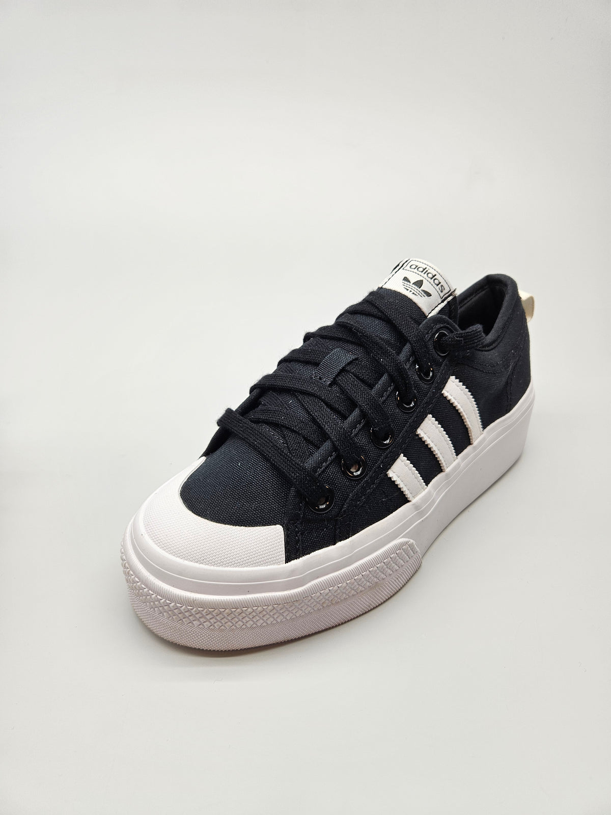 ADIDAS NOVI ORIGINAL PATIKI BR 38