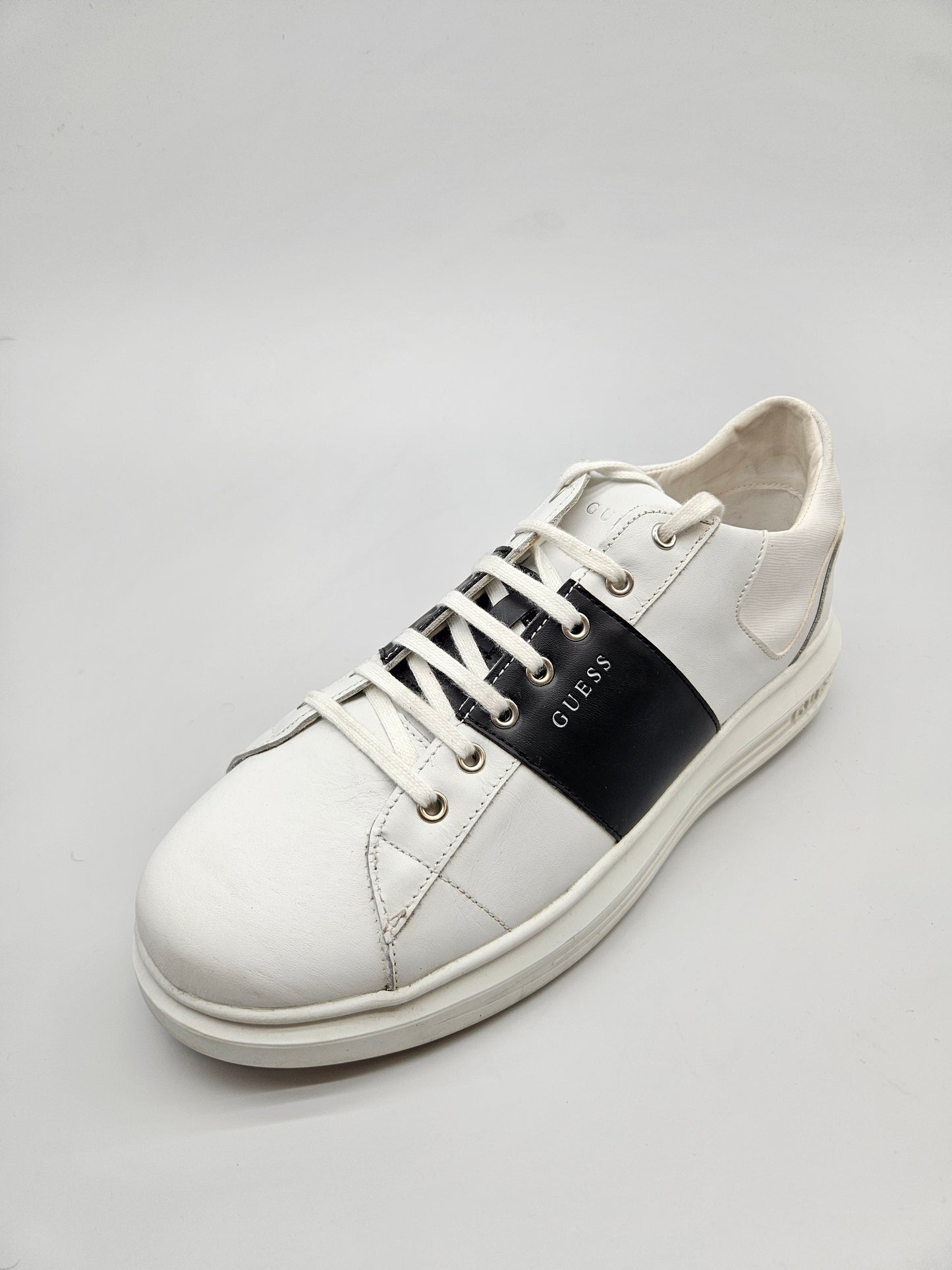 GUESS ORIGINAL KOZNI PATIKI BR 46
