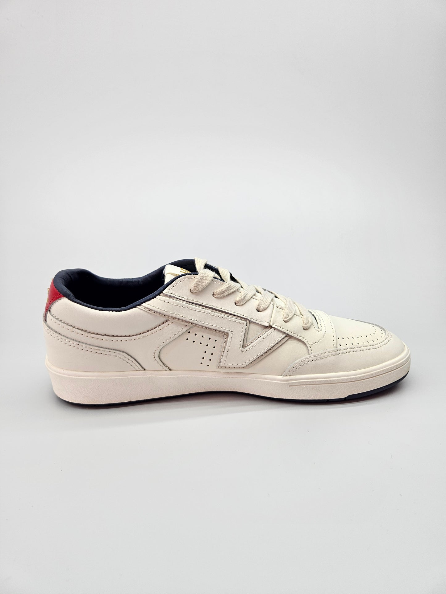 VANS NOVI ORIGINAL PATIKI BR 40.5